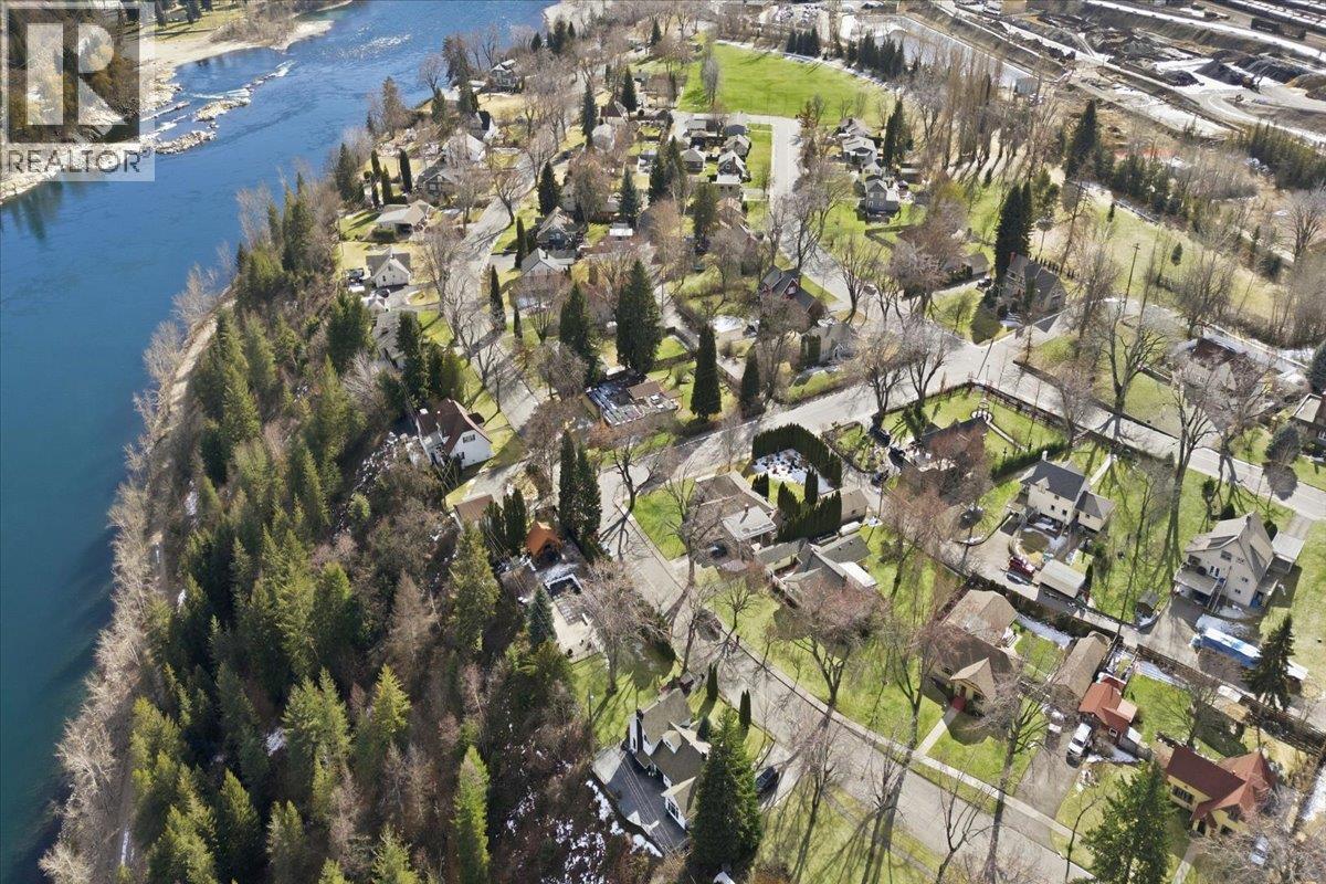 201 Ritchie Avenue, Trail