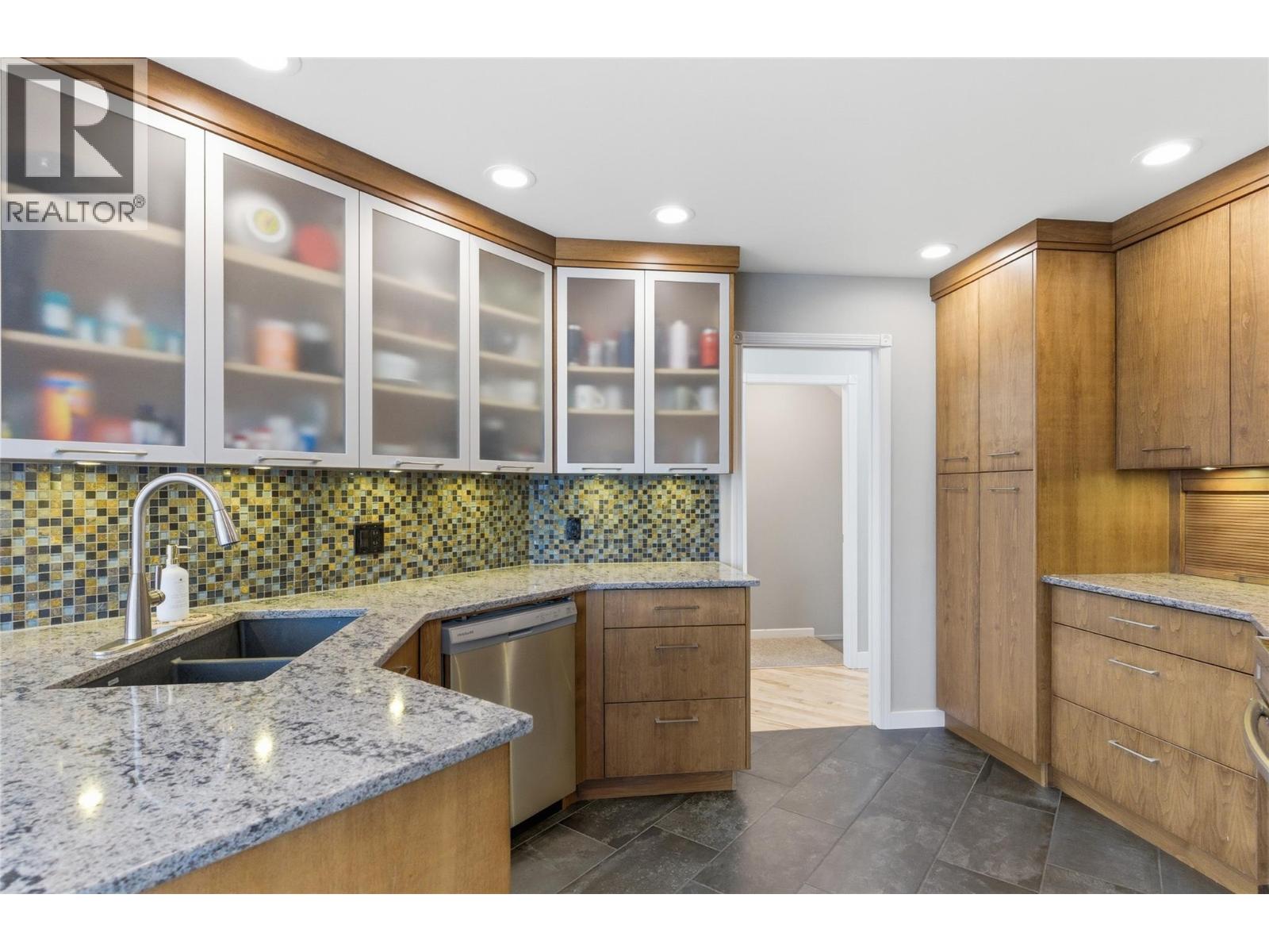 910 HEATHERTON COURT - 4