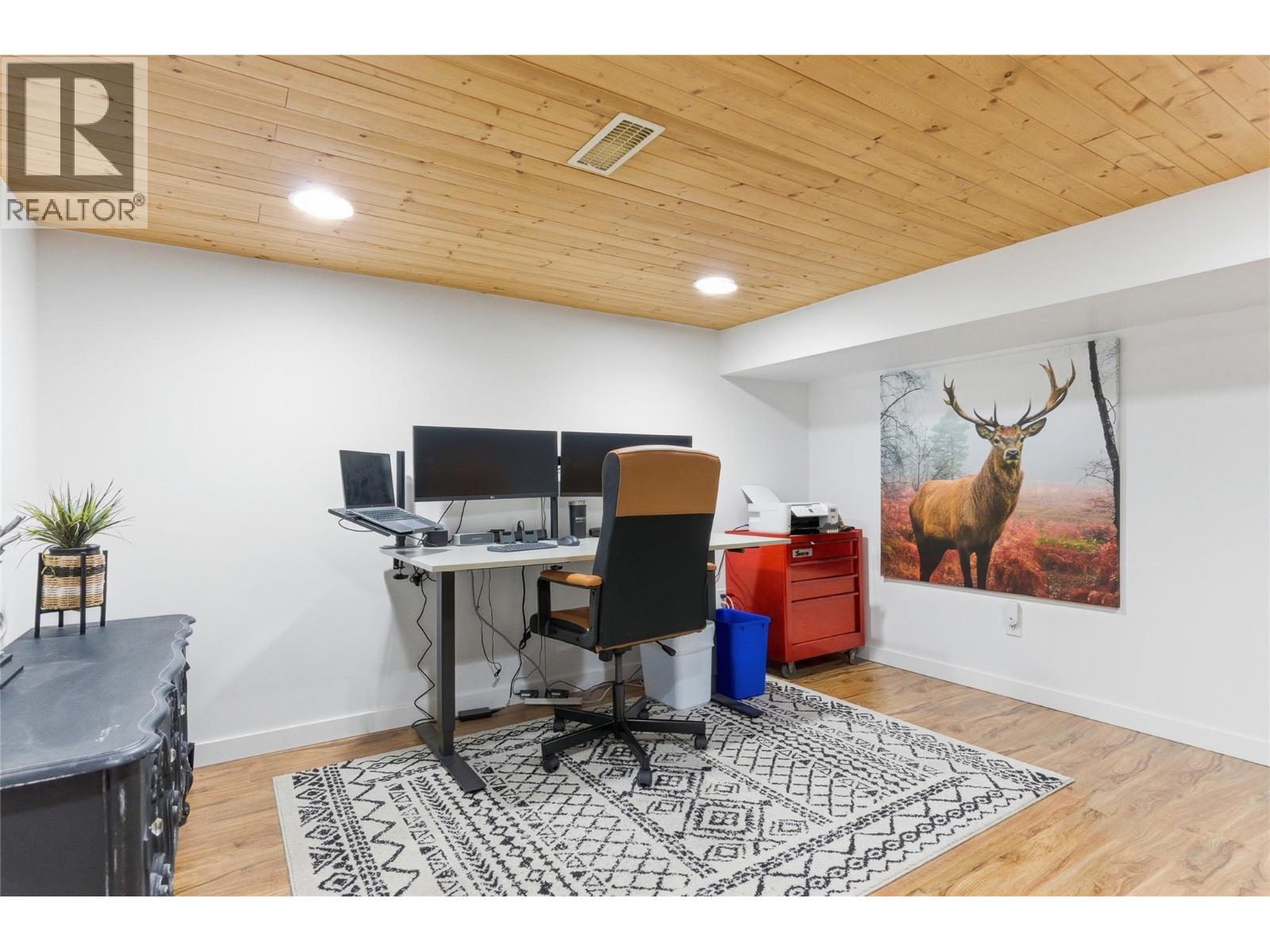 910 HEATHERTON COURT - 36