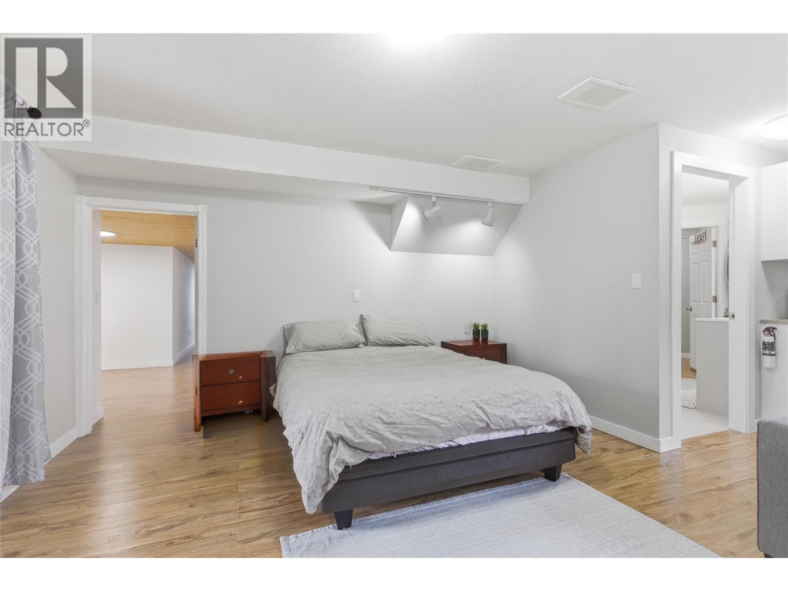 910 HEATHERTON COURT - 32