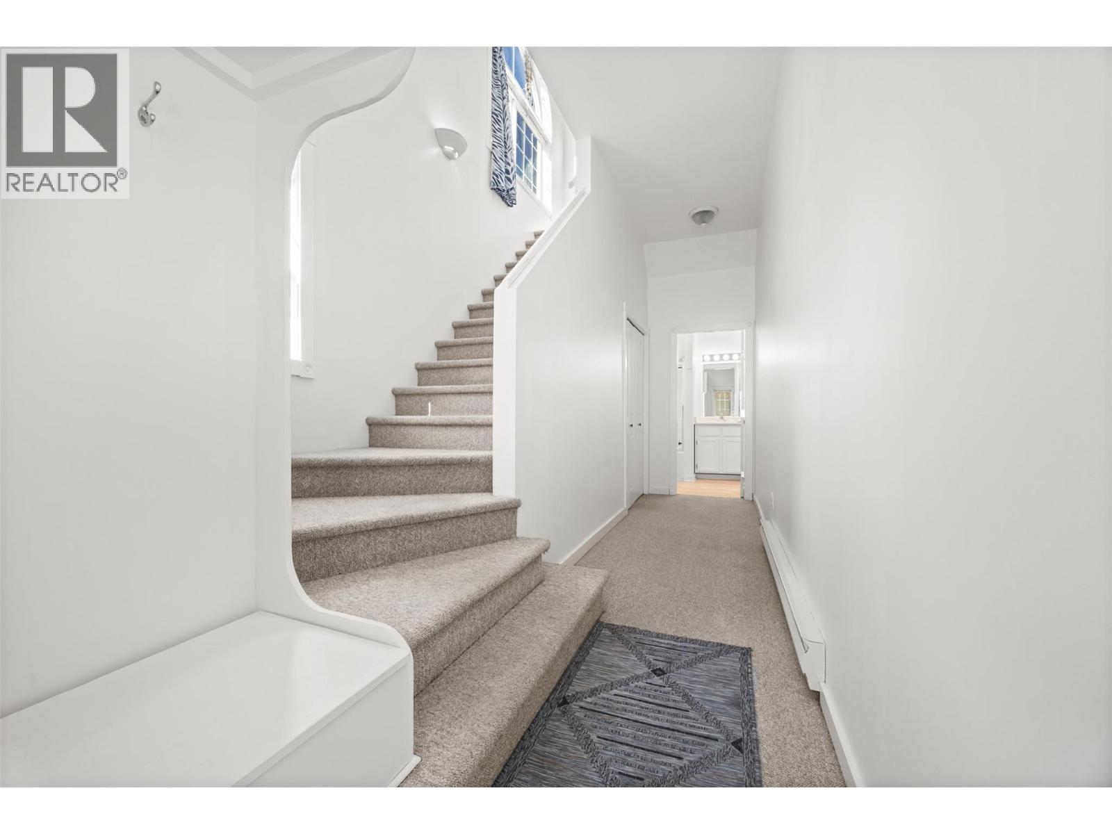 4952 Star Place, Peachland