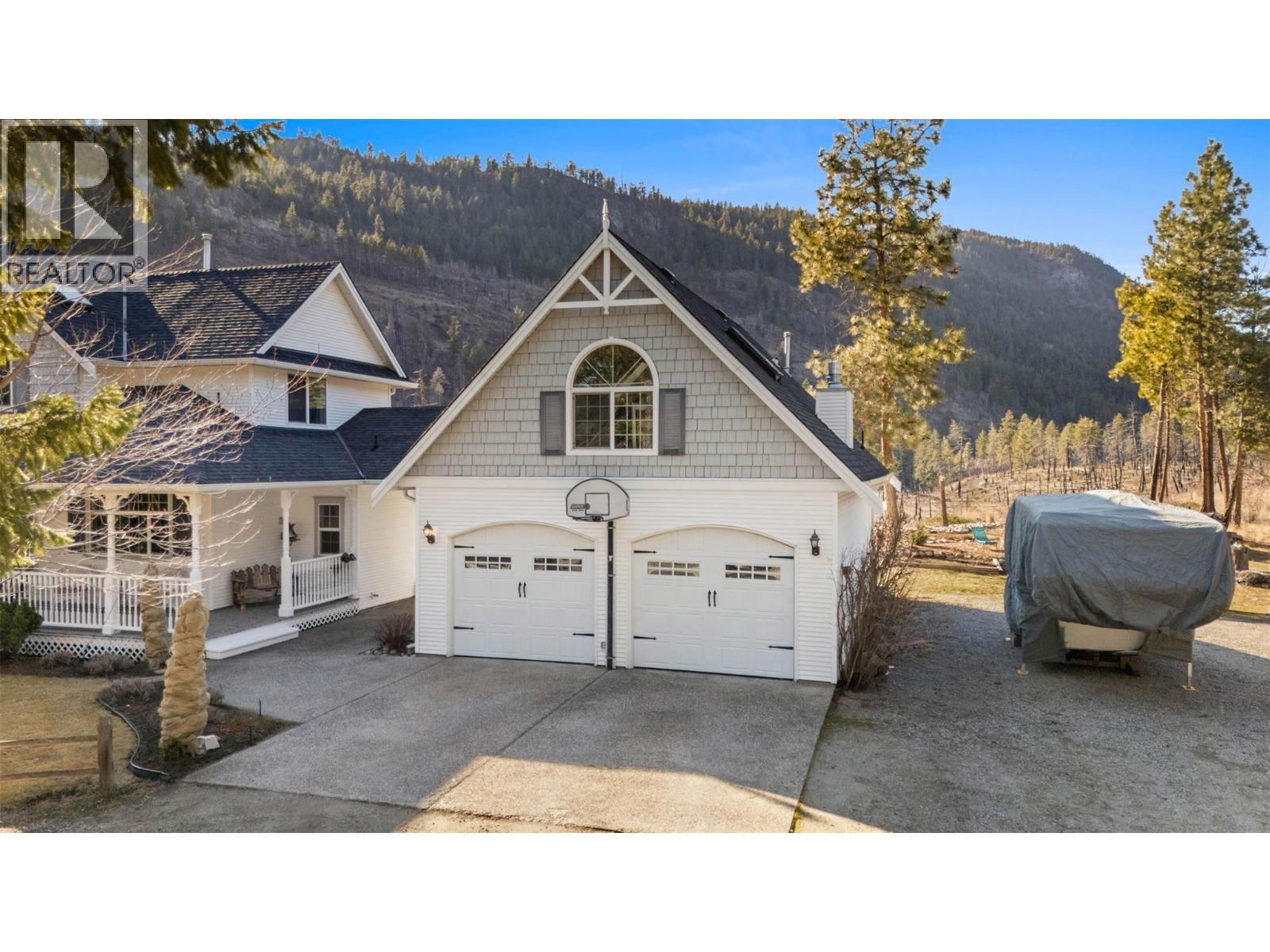 4952 Star Place, Peachland