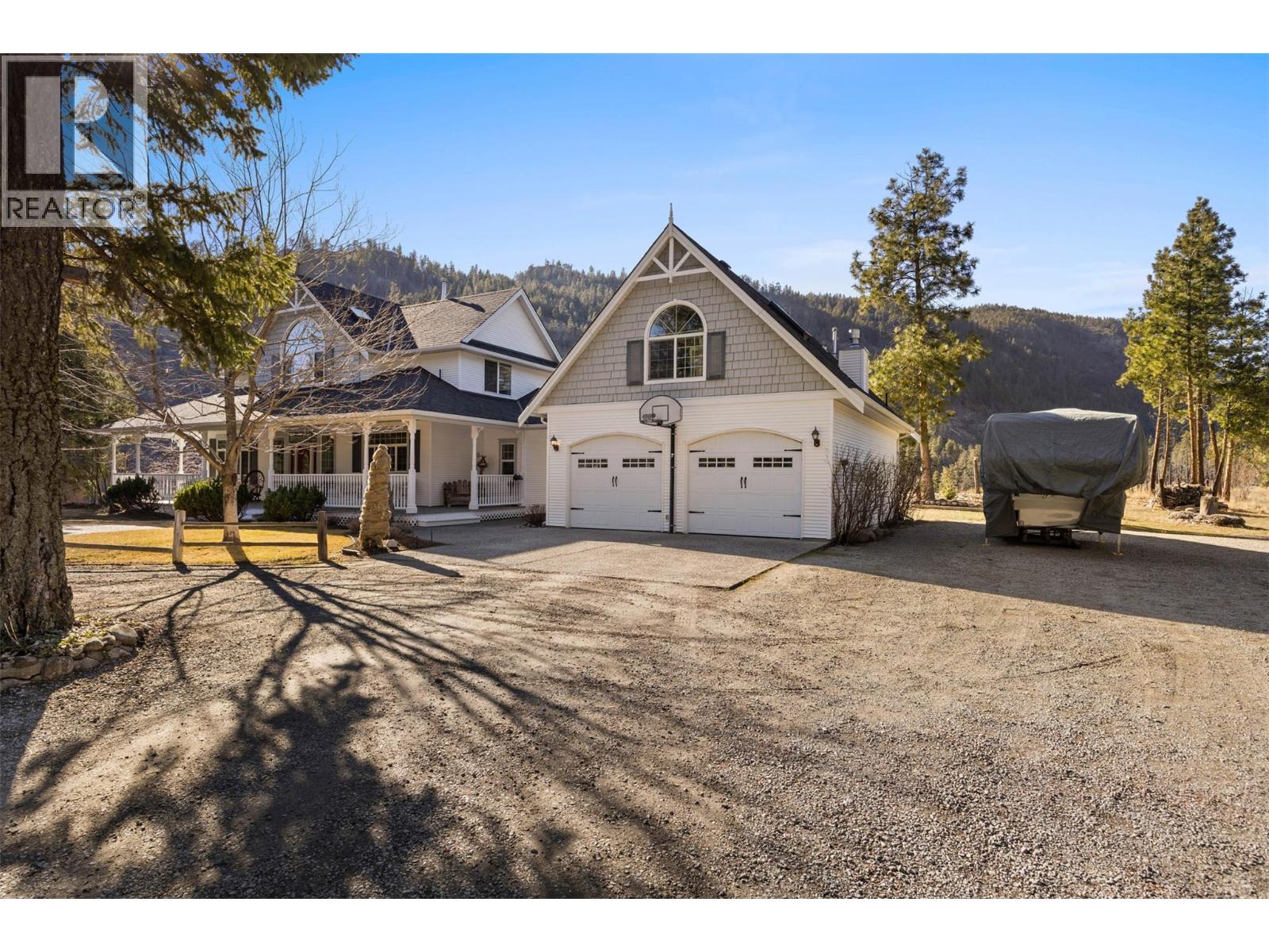 4952 Star Place, Peachland