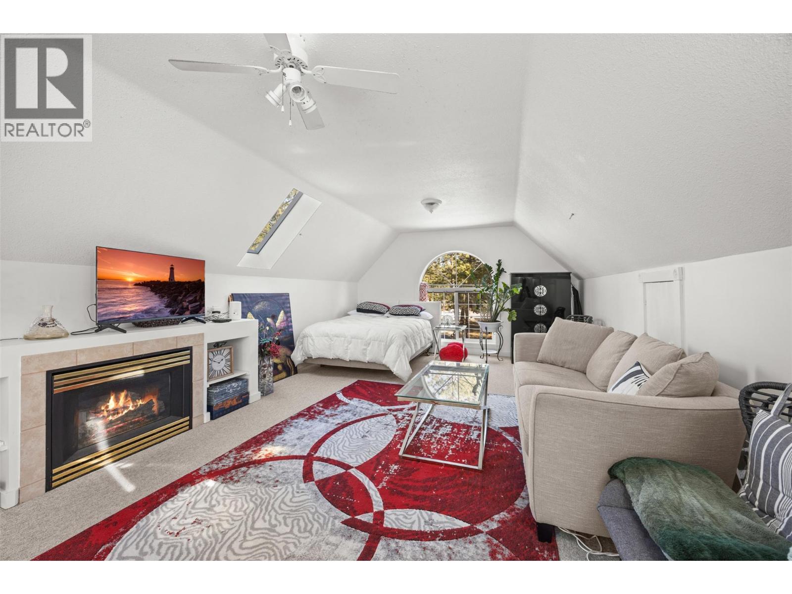 4952 Star Place, Peachland