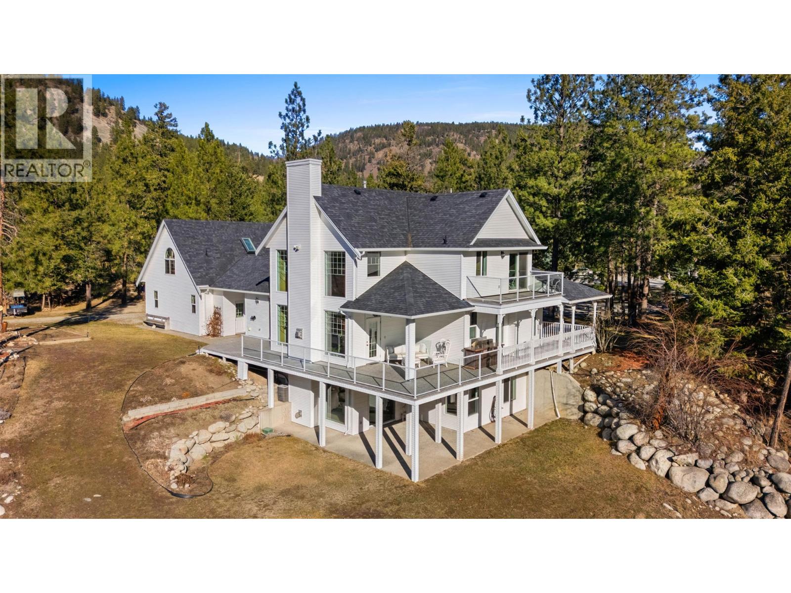 4952 Star Place, Peachland