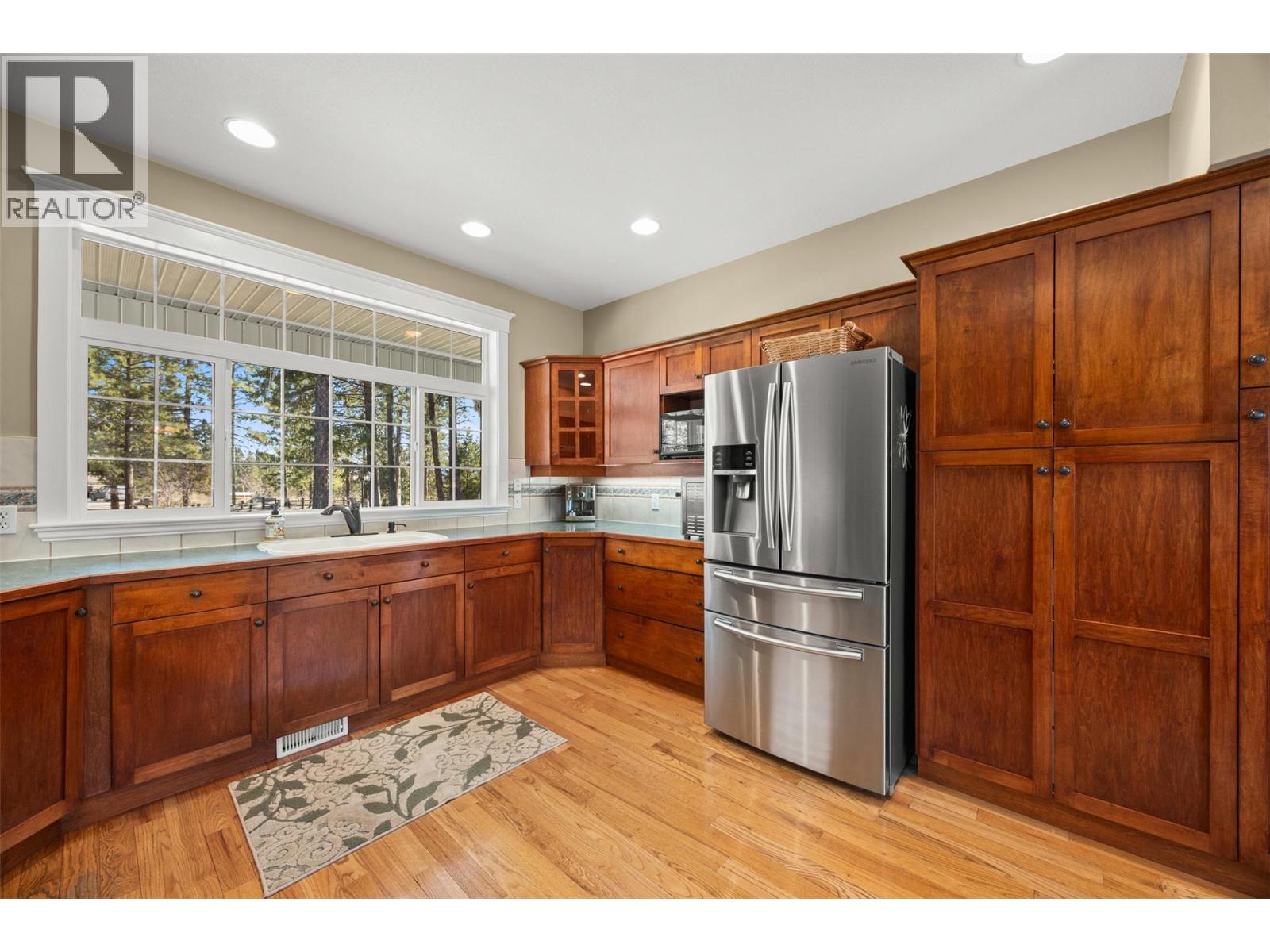 4952 Star Place, Peachland