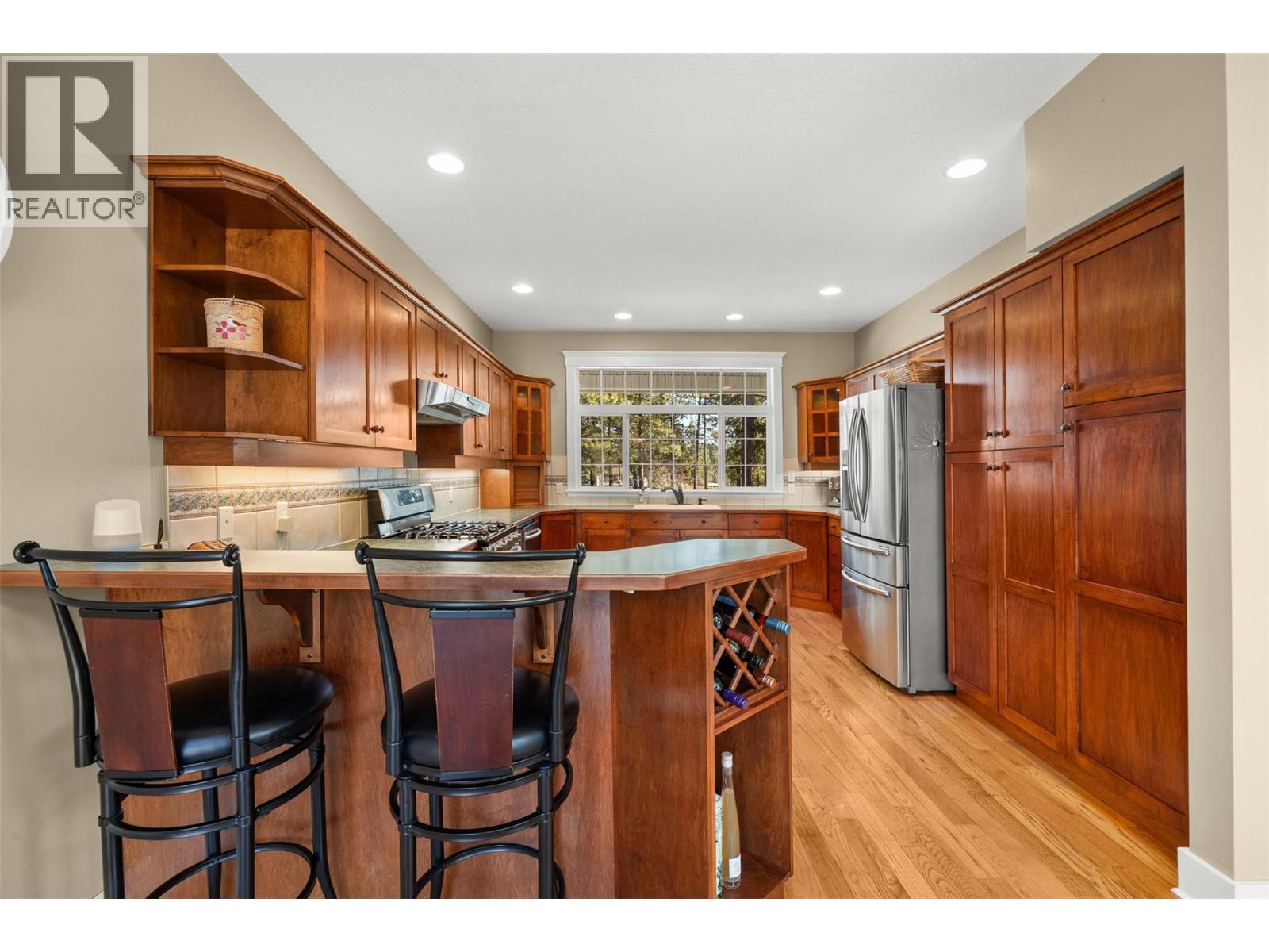 4952 Star Place, Peachland