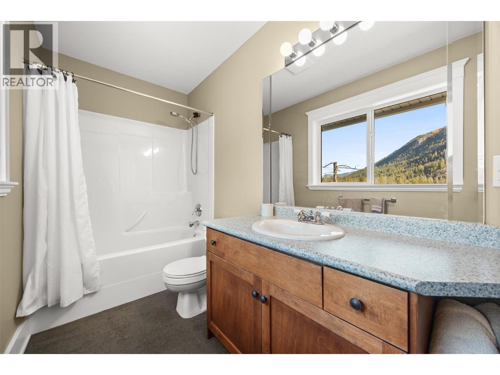 4952 Star Place, Peachland