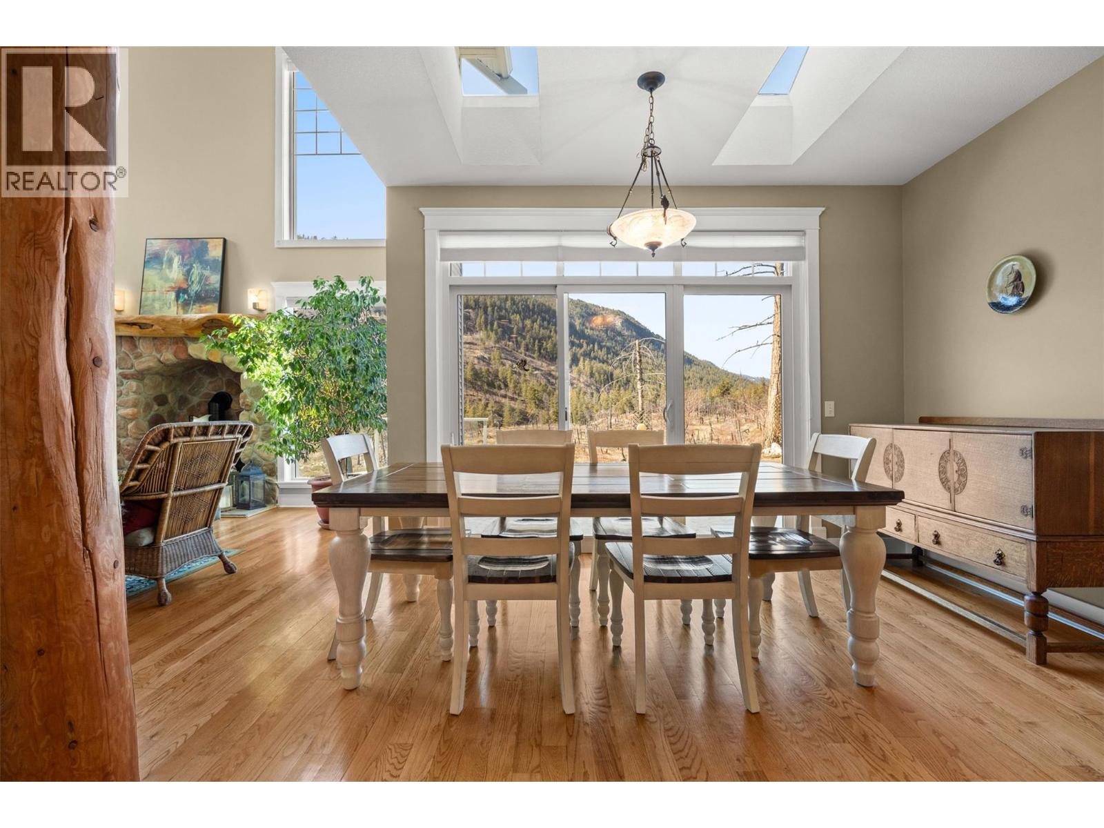 4952 Star Place, Peachland