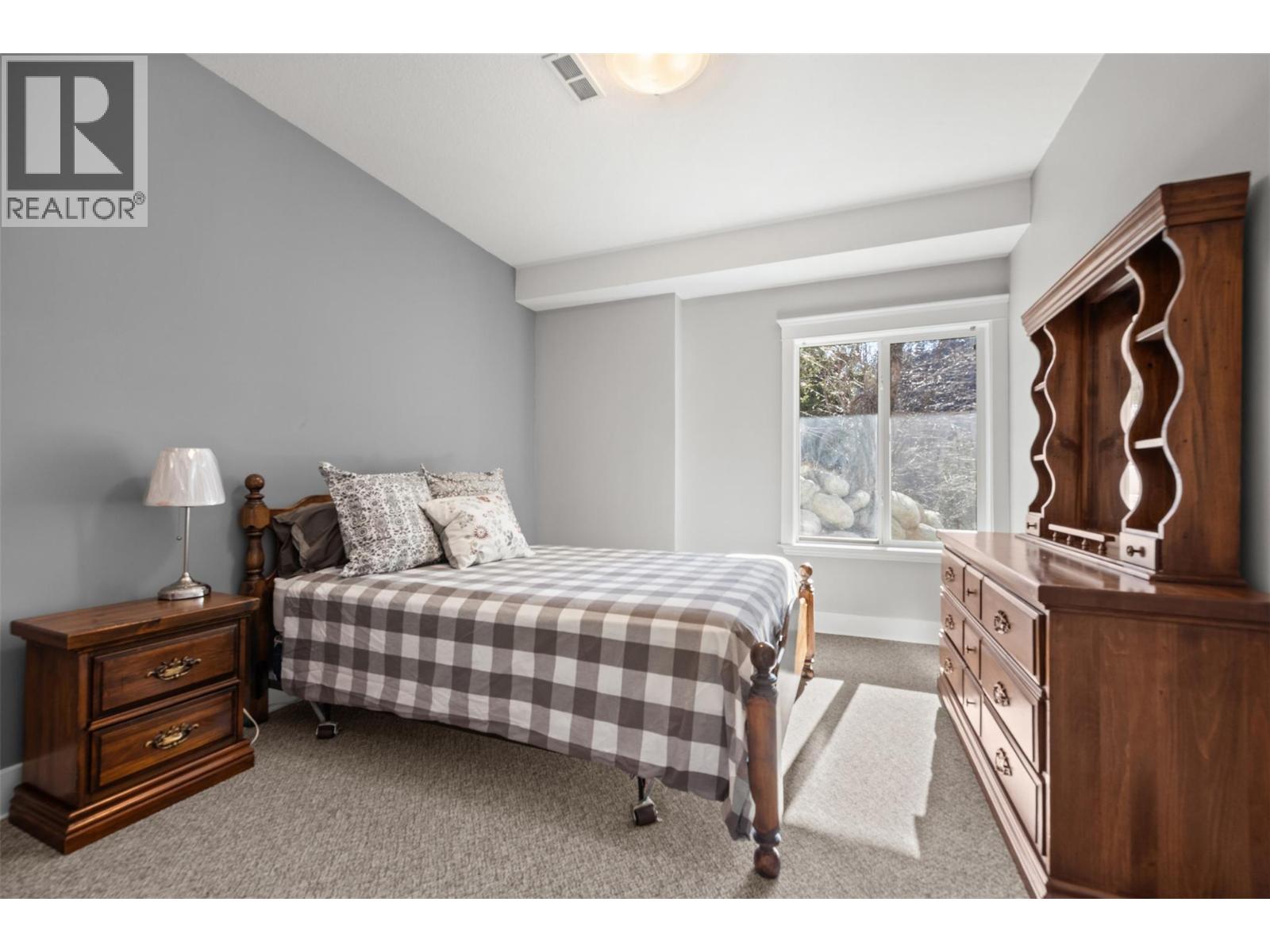 4952 Star Place, Peachland