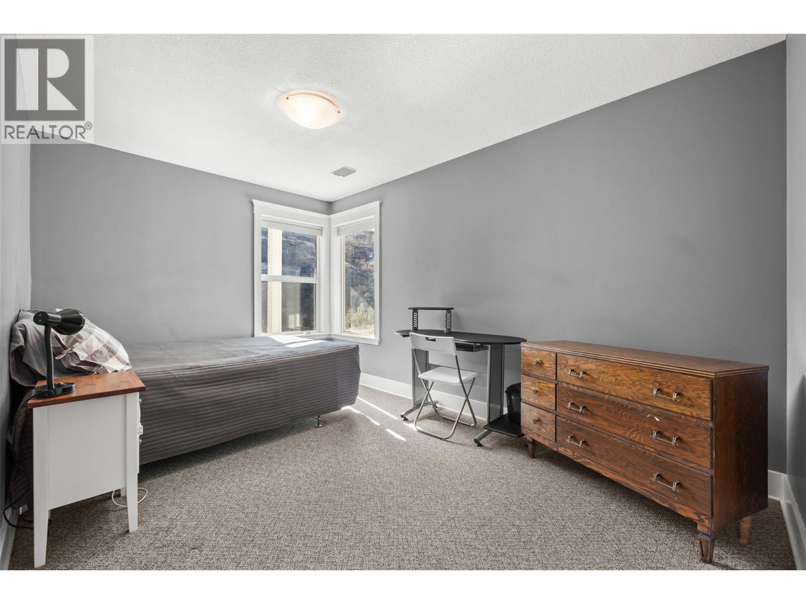 4952 Star Place, Peachland