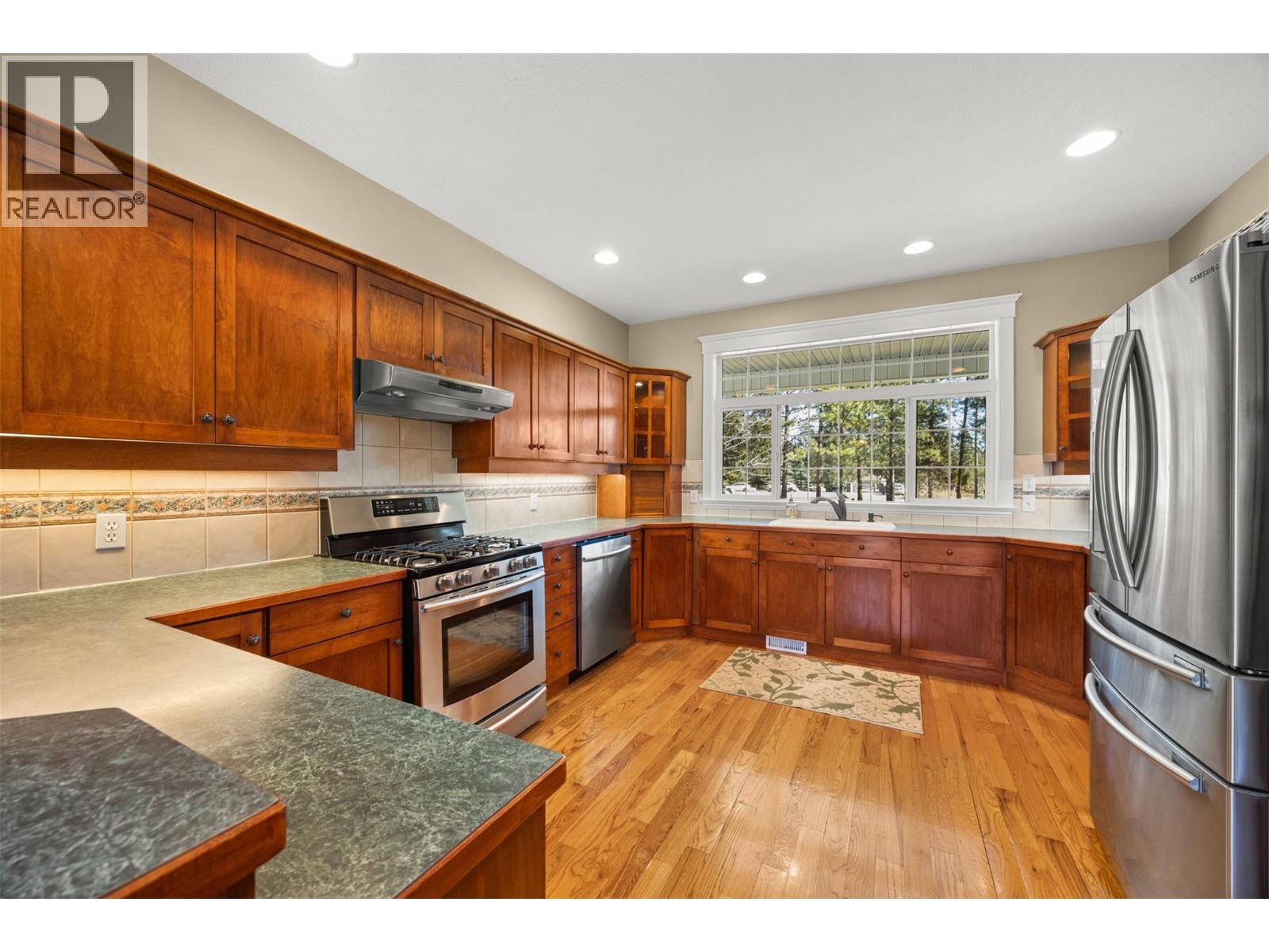 4952 Star Place, Peachland