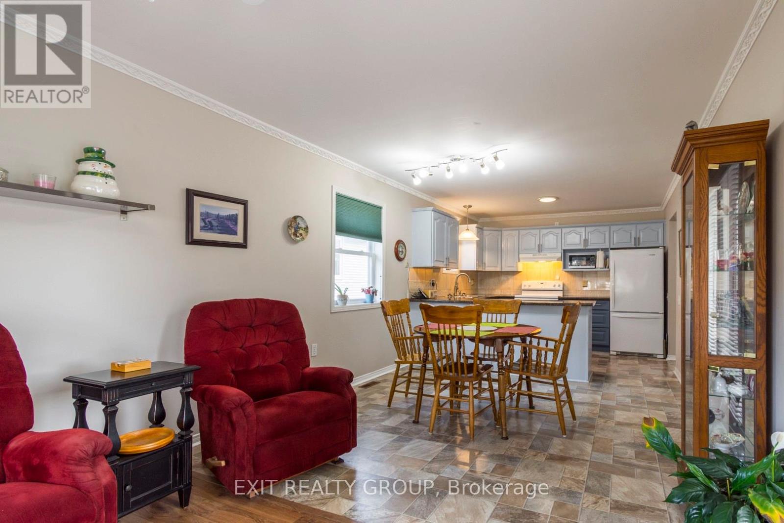 36 CRETNEY DRIVE - 16