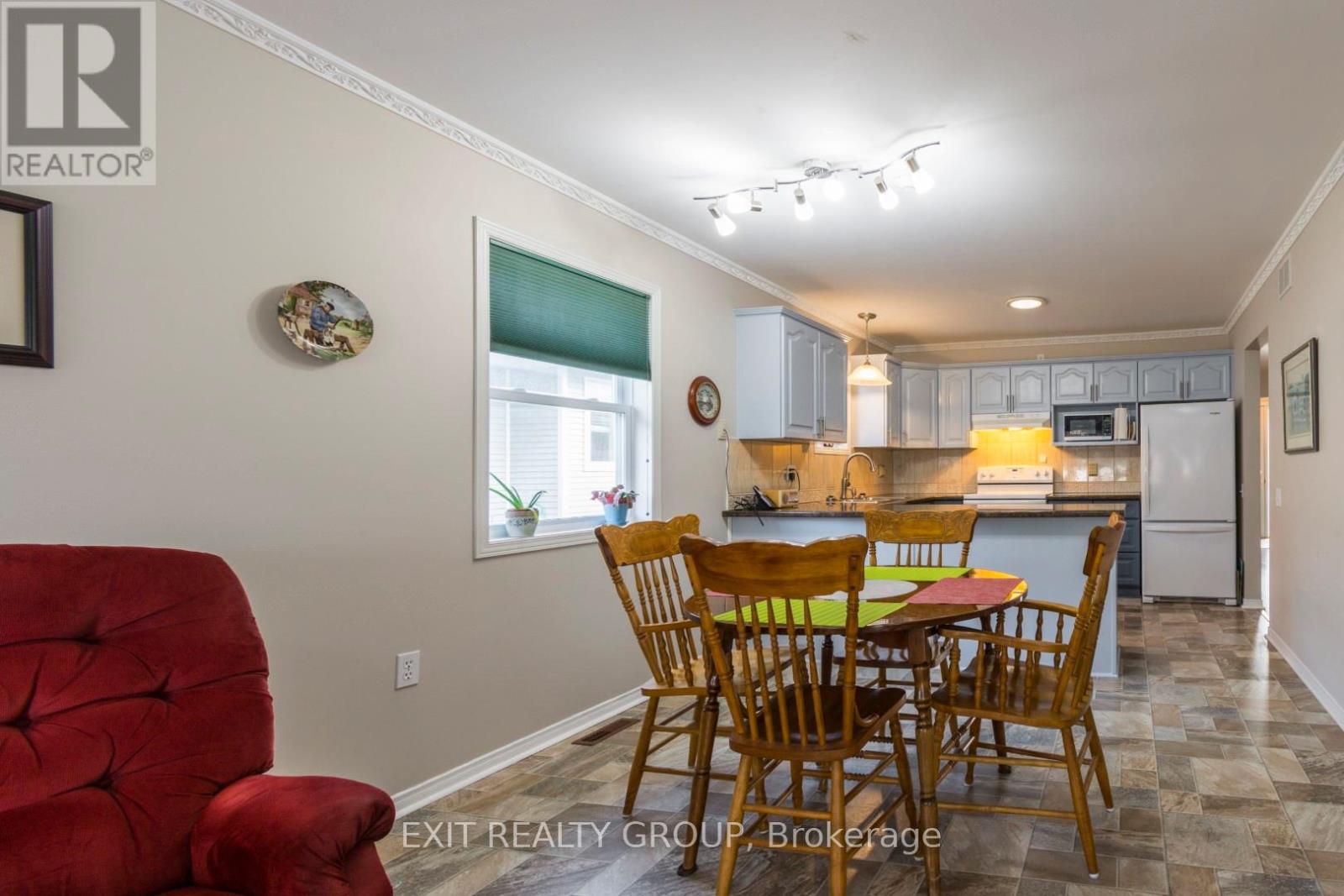 36 CRETNEY DRIVE - 13
