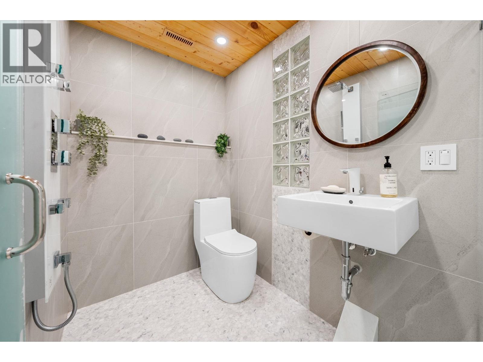 867 FREDERICK ROAD, North Vancouver