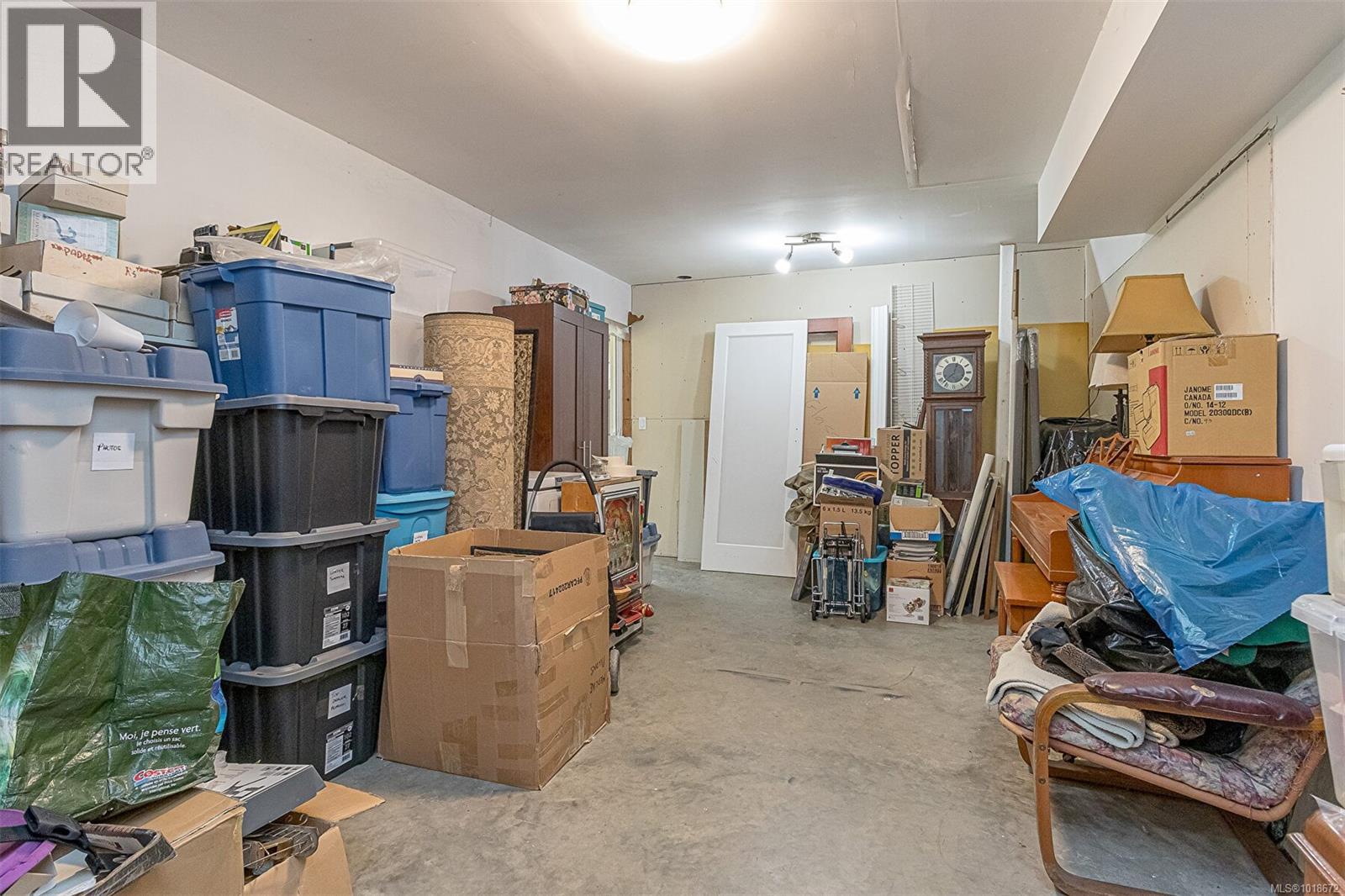 350 Dogwood Dr, Ladysmith