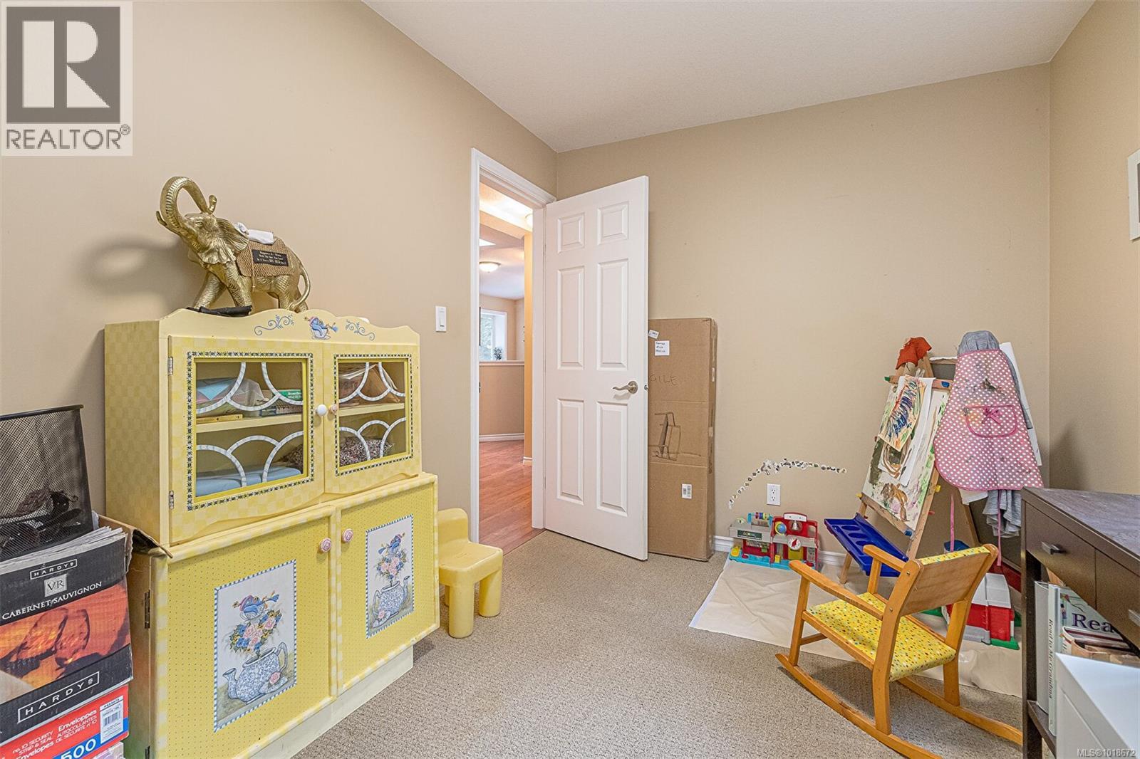 350 Dogwood Dr, Ladysmith