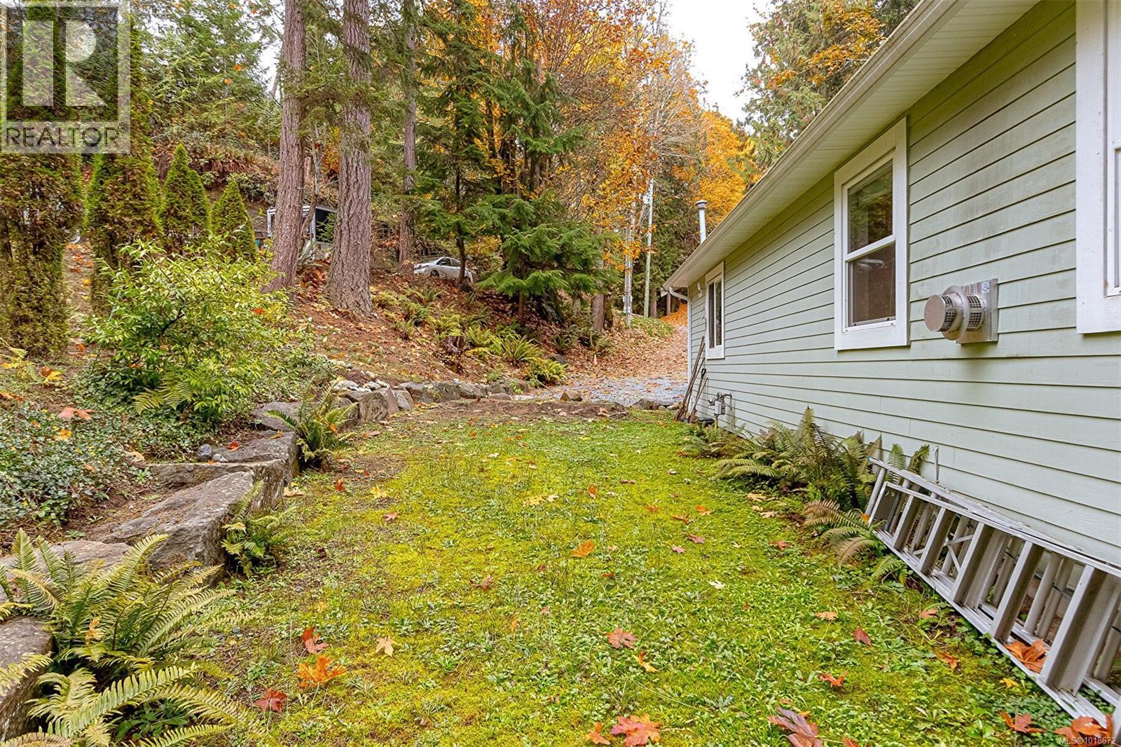 350 Dogwood Dr, Ladysmith