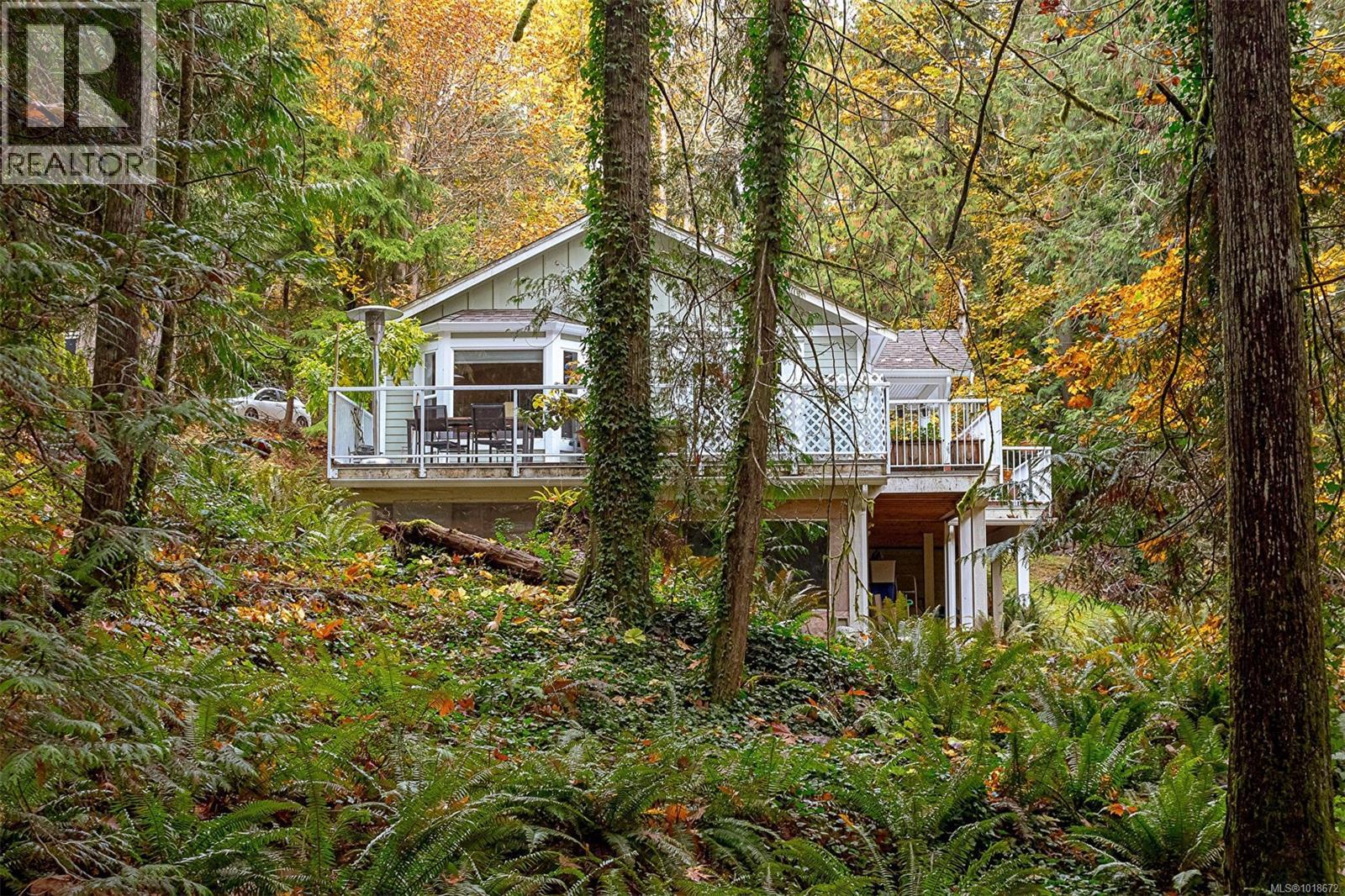 350 Dogwood Dr, Ladysmith