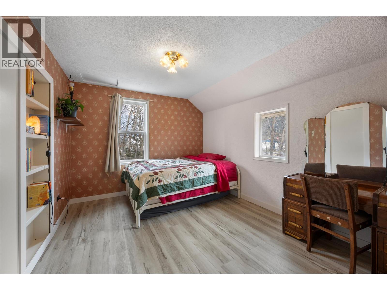 514 SHUSWAP Avenue, Chase