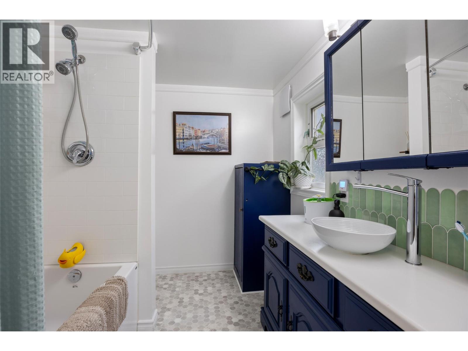 514 SHUSWAP Avenue, Chase