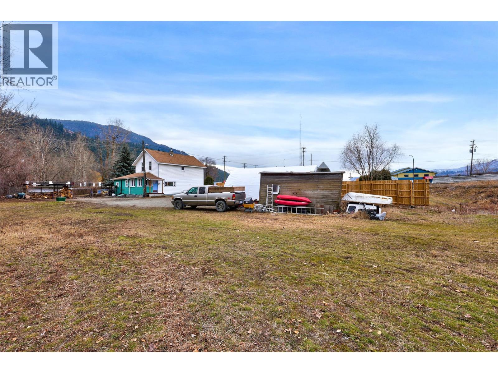 514 SHUSWAP Avenue, Chase