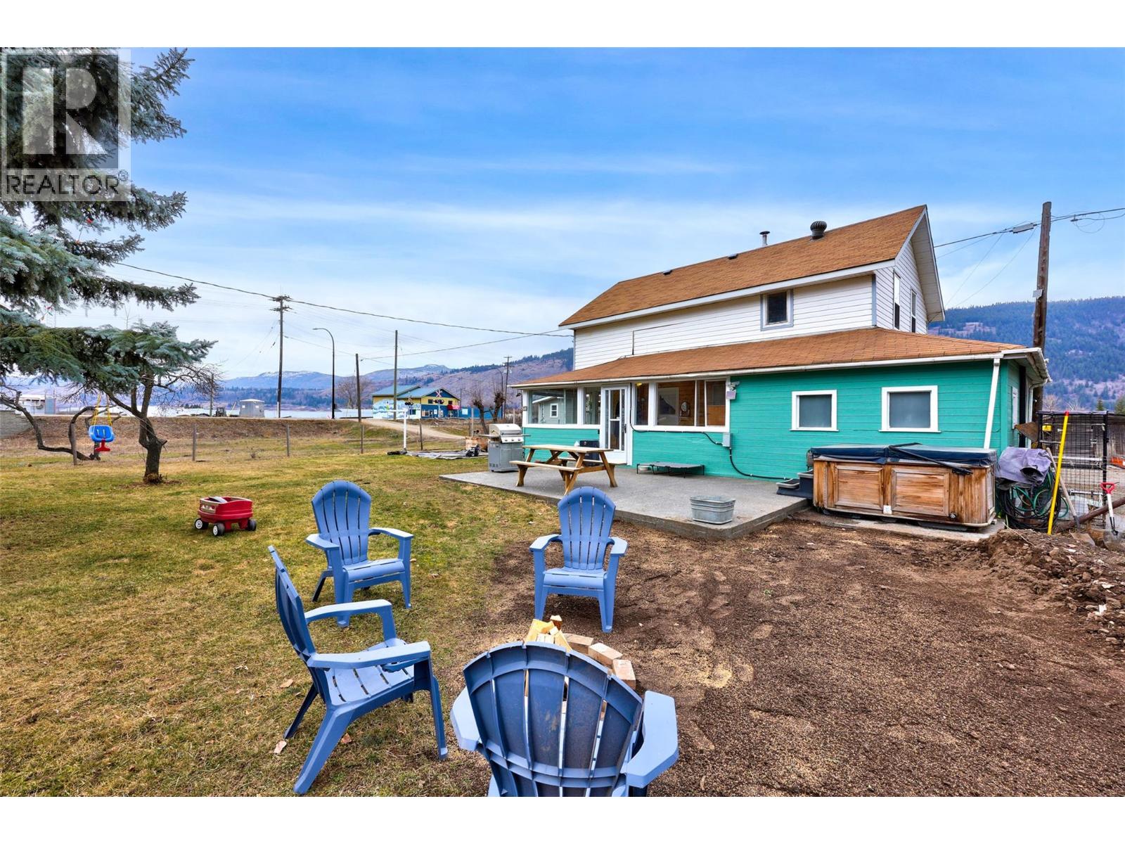514 SHUSWAP Avenue, Chase