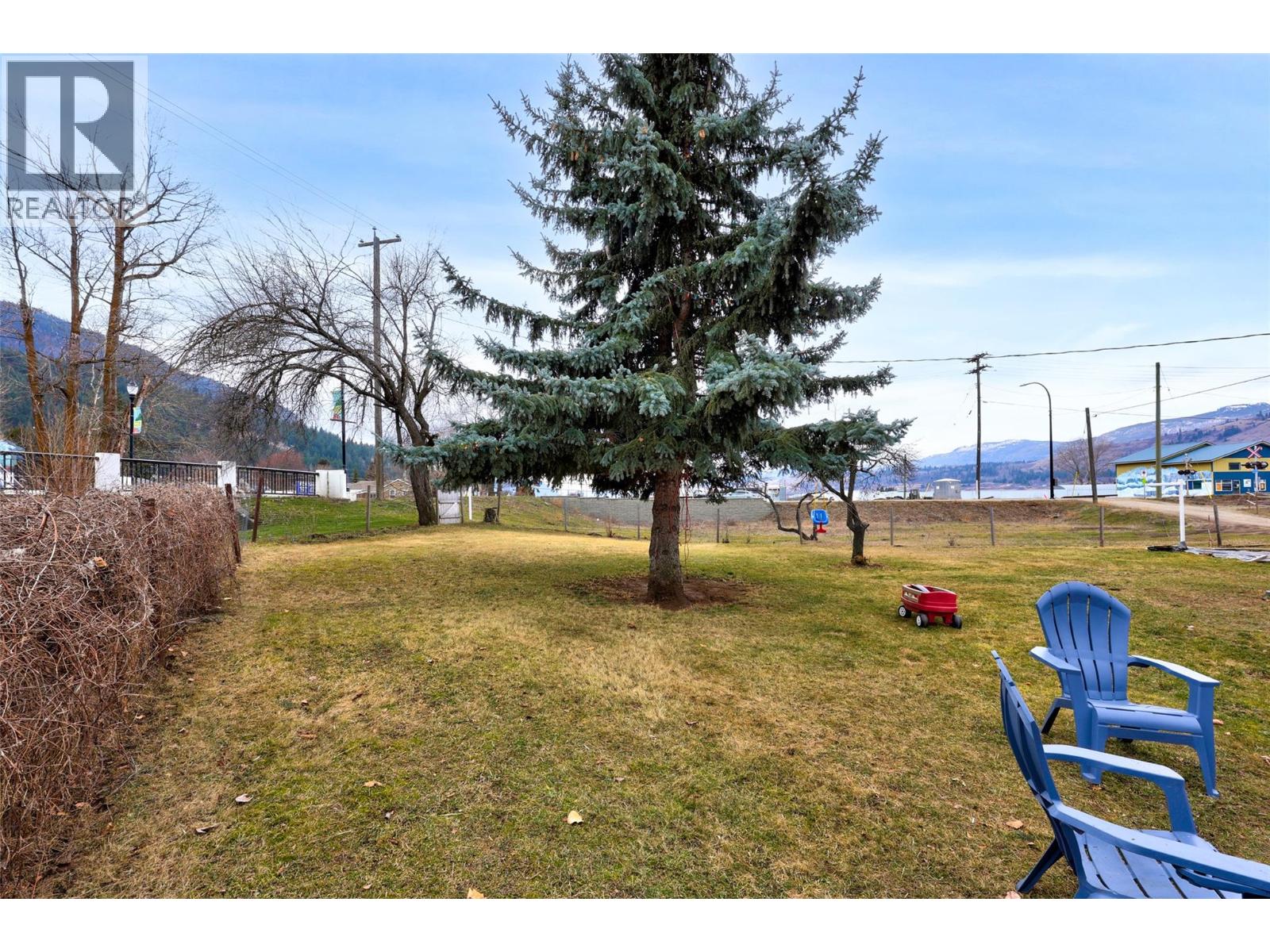 514 SHUSWAP Avenue, Chase