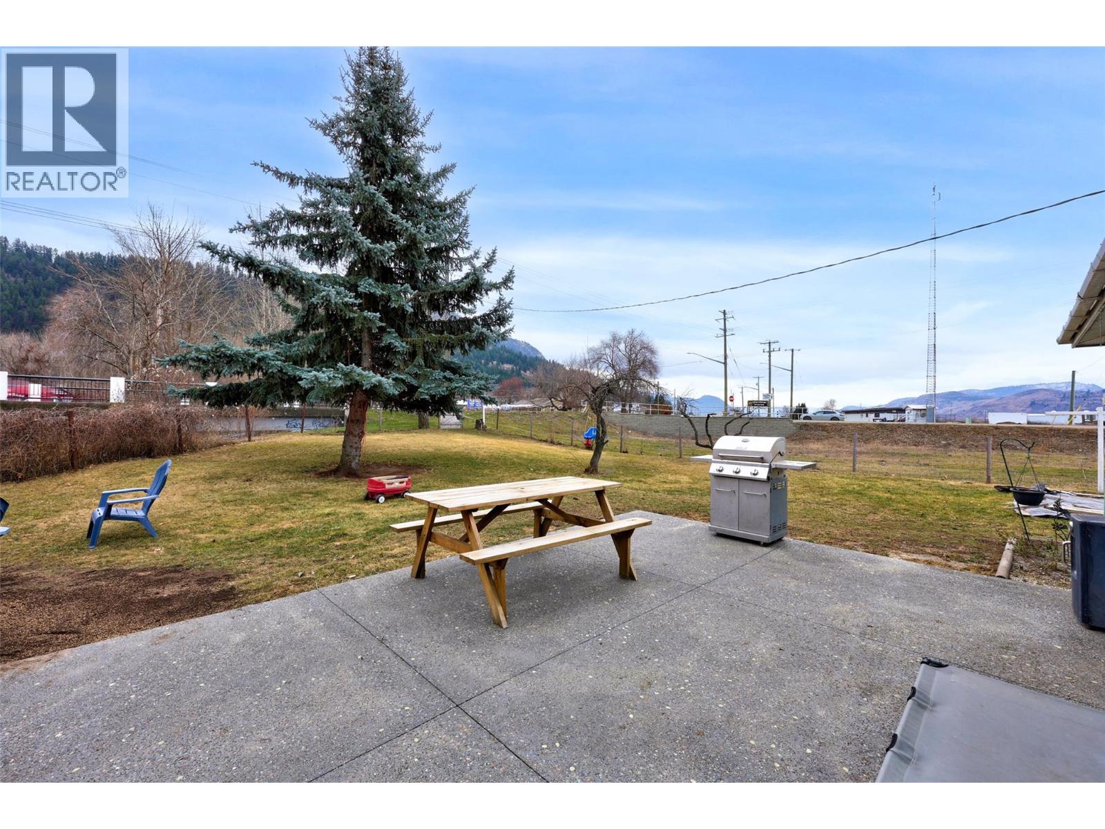 514 SHUSWAP Avenue, Chase