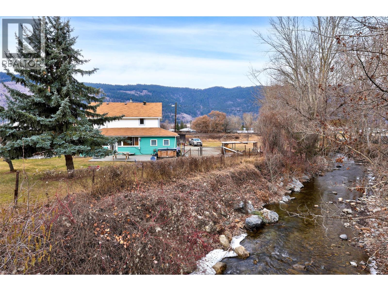 514 SHUSWAP Avenue, Chase