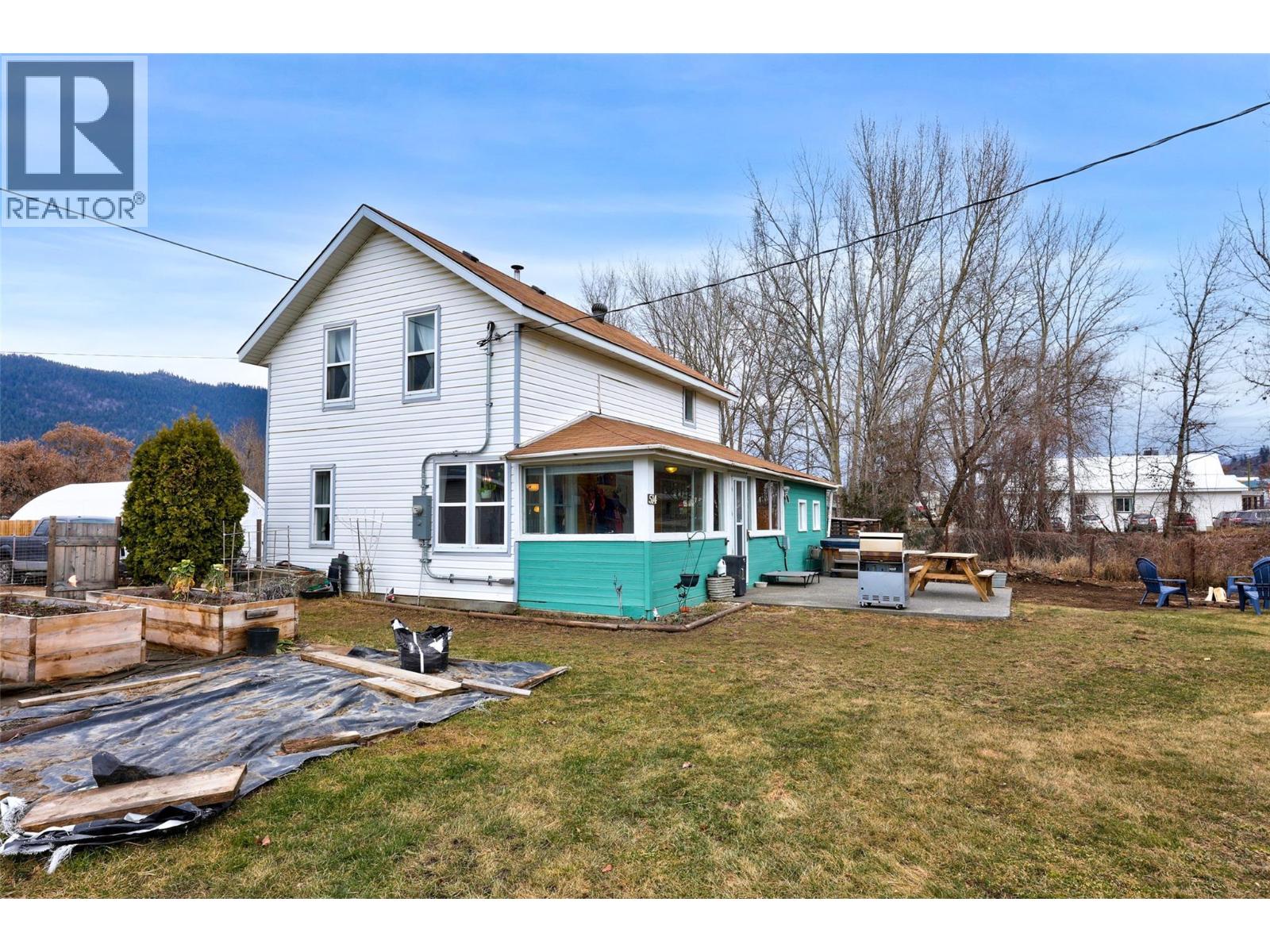 514 SHUSWAP Avenue, Chase