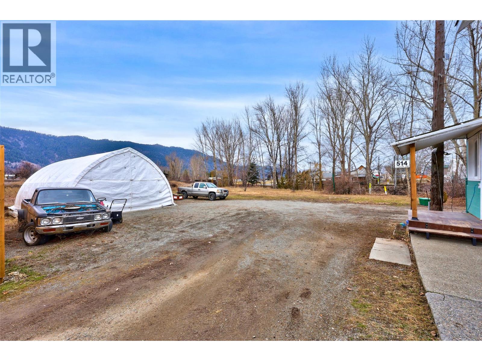 514 SHUSWAP Avenue, Chase