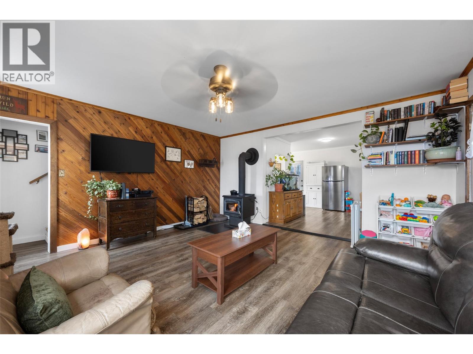 514 SHUSWAP Avenue, Chase