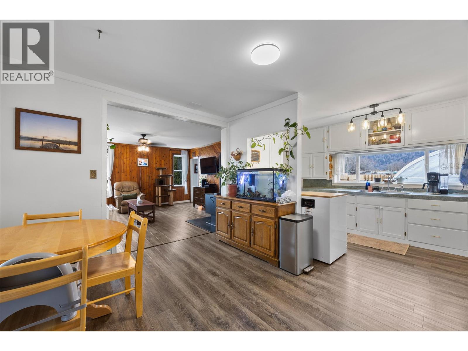 514 SHUSWAP Avenue, Chase