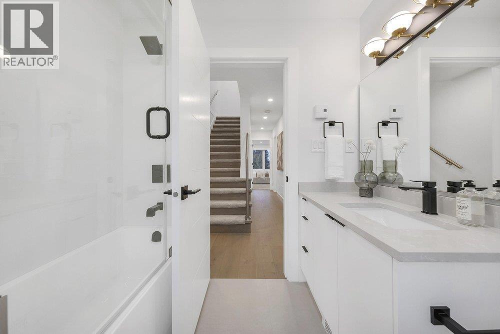 101 706 SMITH AVENUE, Coquitlam