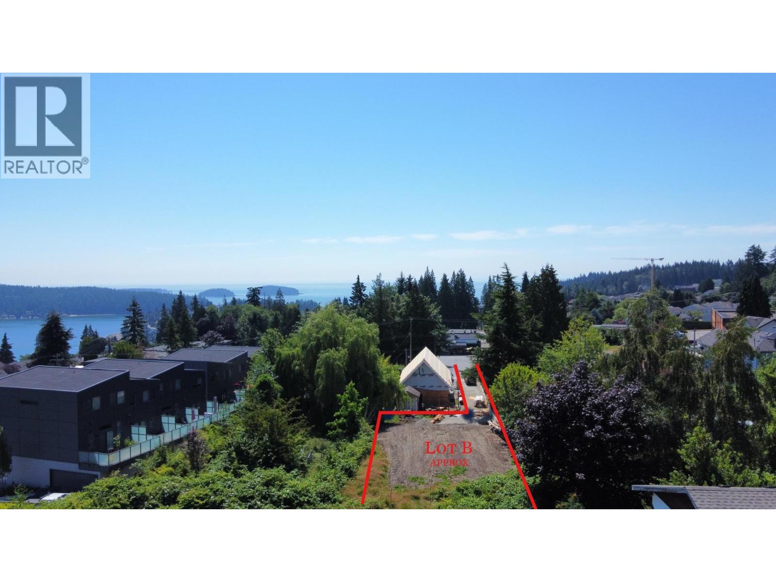 746 GIBSONS WAY, Gibsons