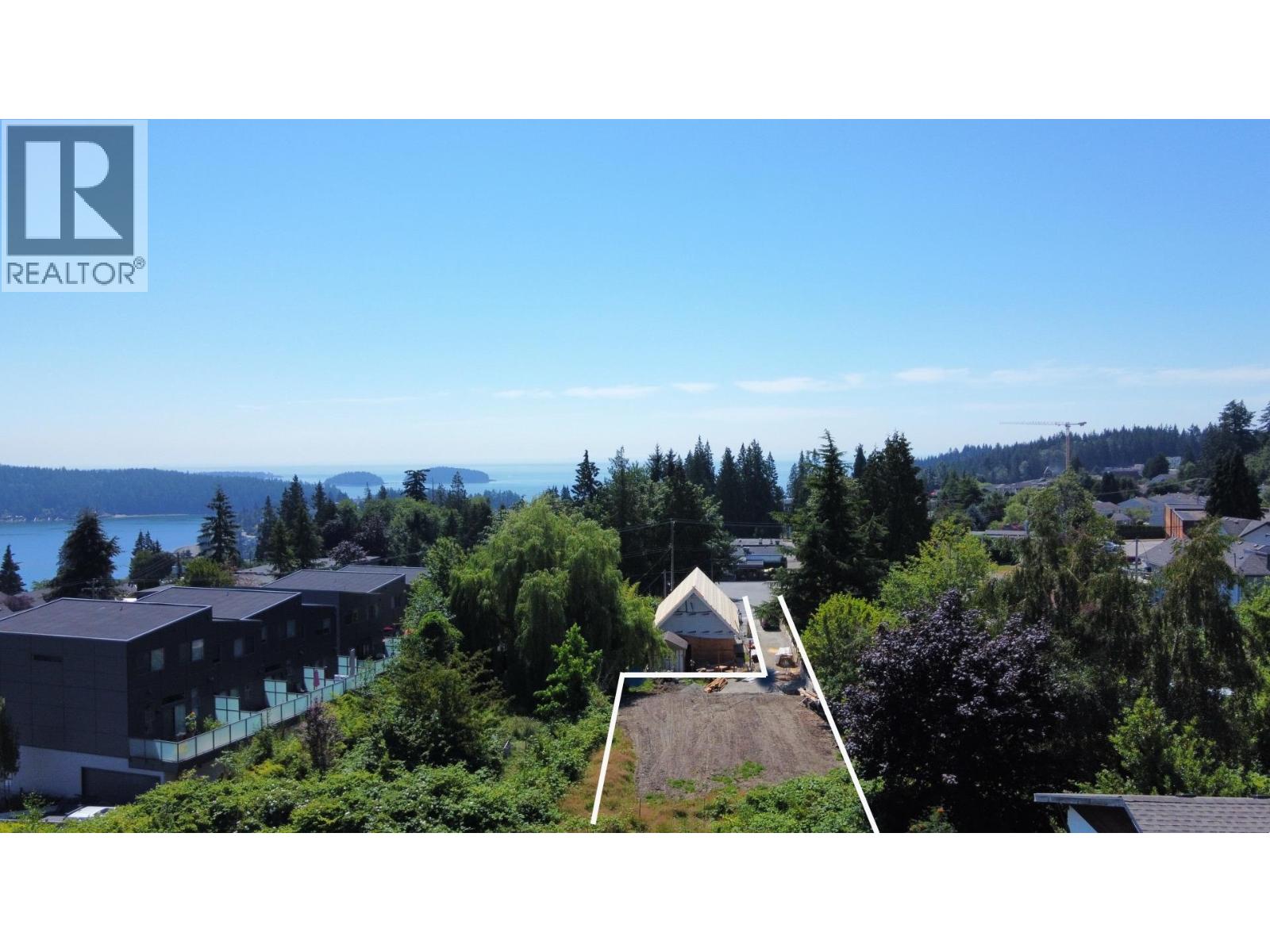 746 GIBSONS WAY, Gibsons