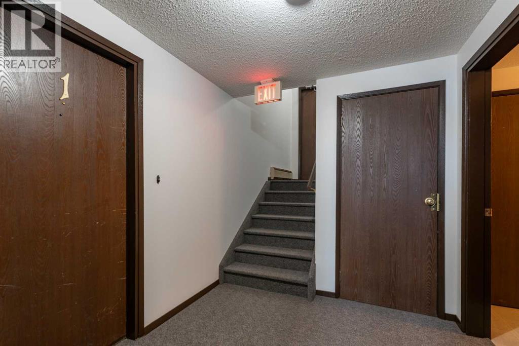 #1-6, 5502 49 AVENUE - 15