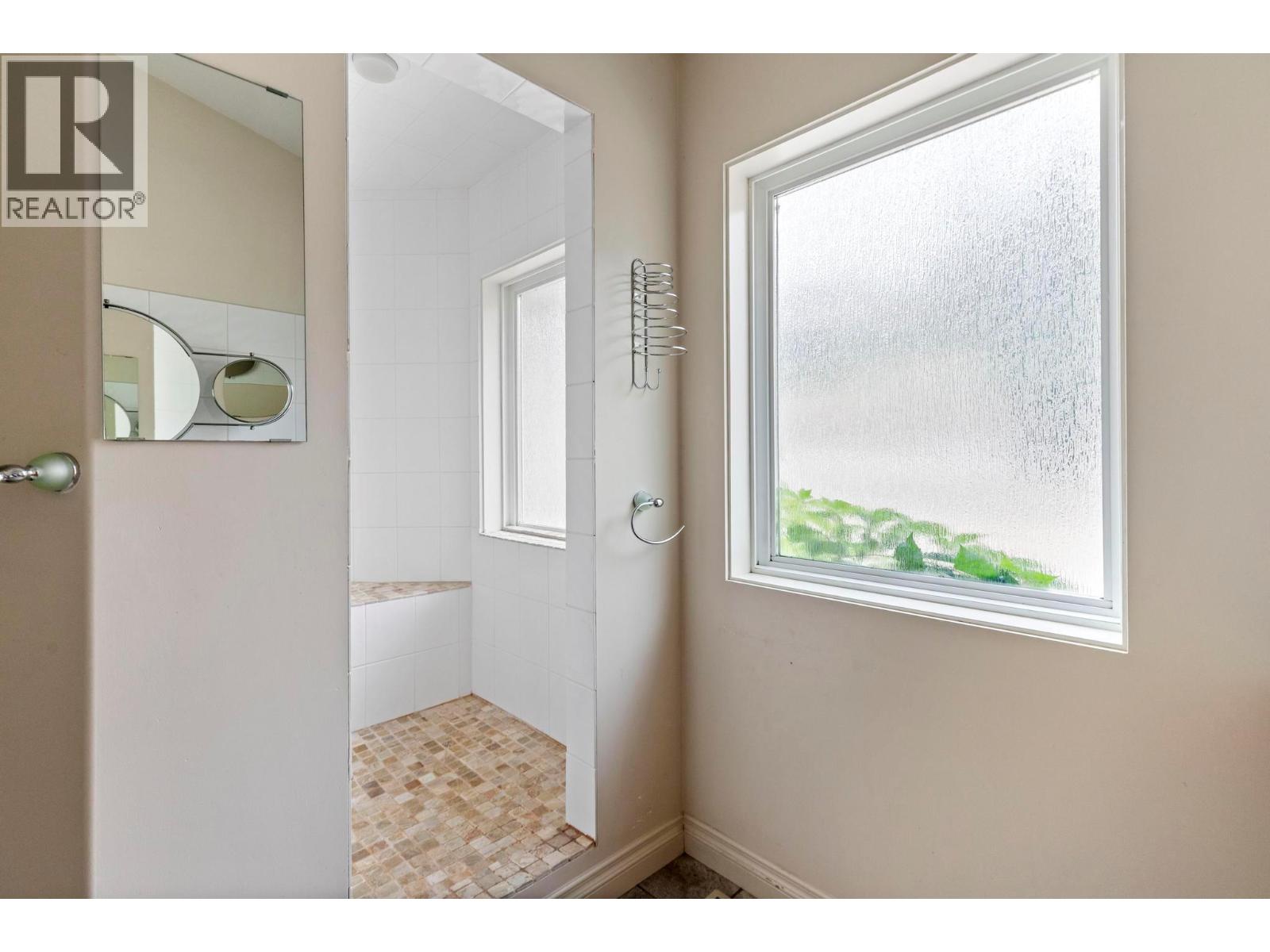  1569 Gregory Road, West Kelowna