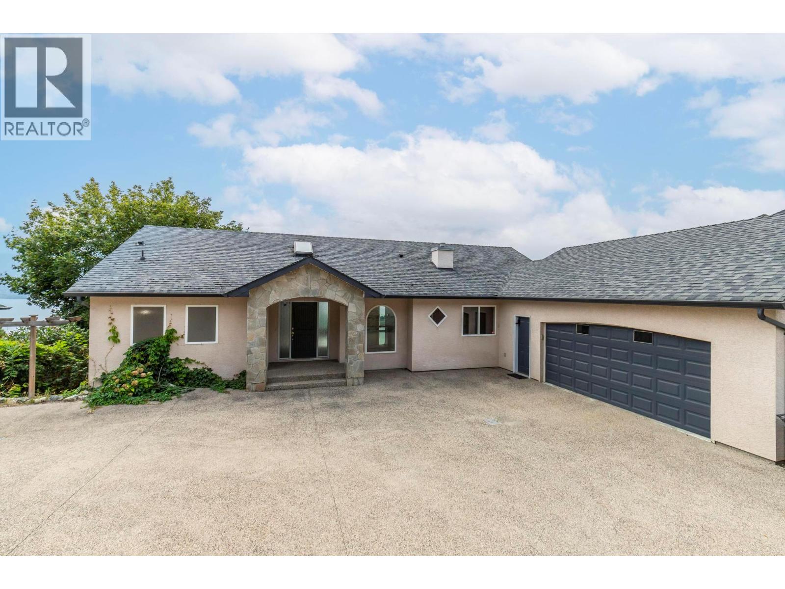  1569 Gregory Road, West Kelowna