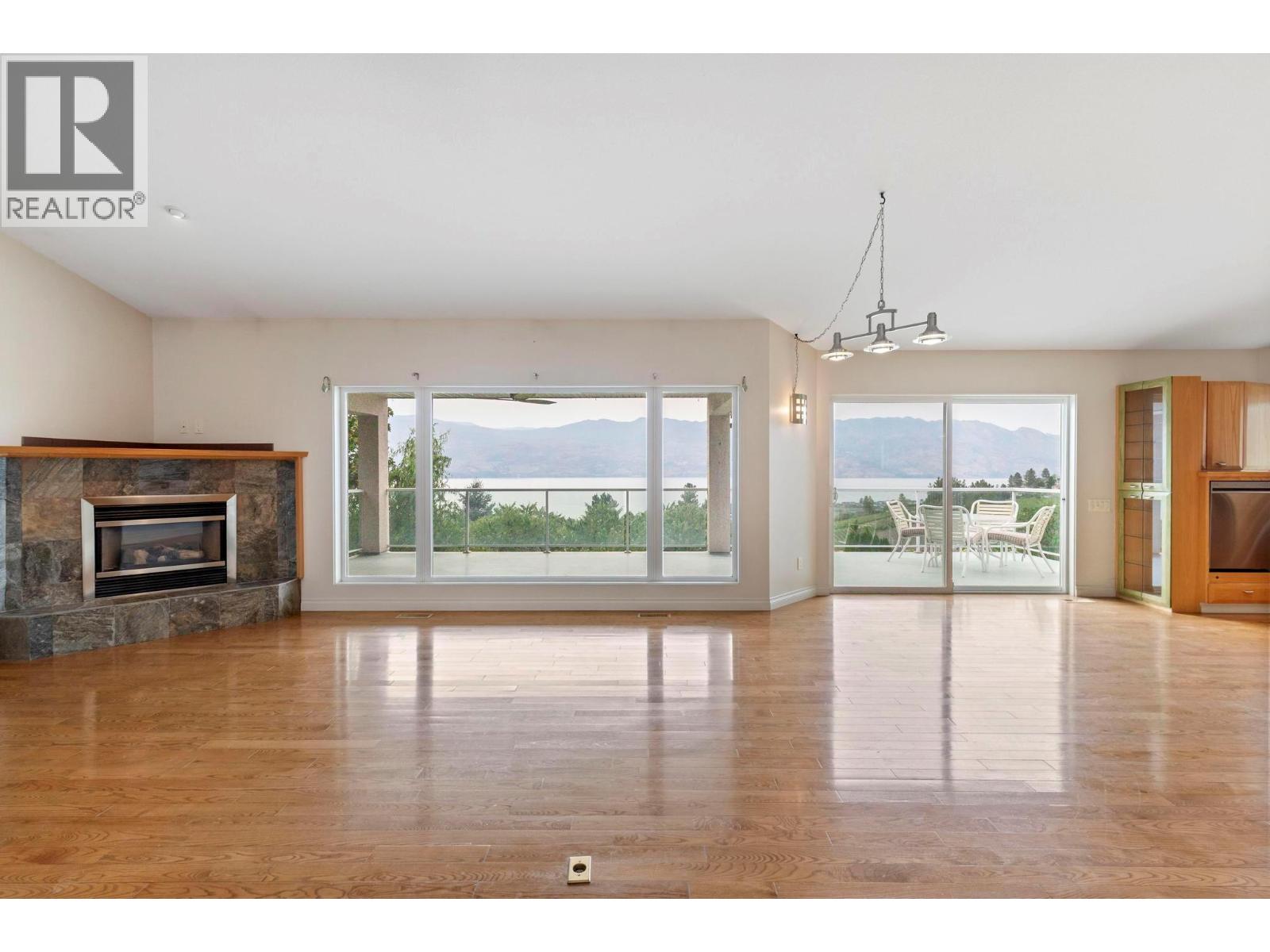  1569 Gregory Road, West Kelowna