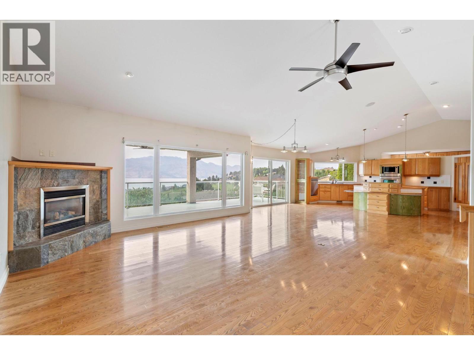  1569 Gregory Road, West Kelowna