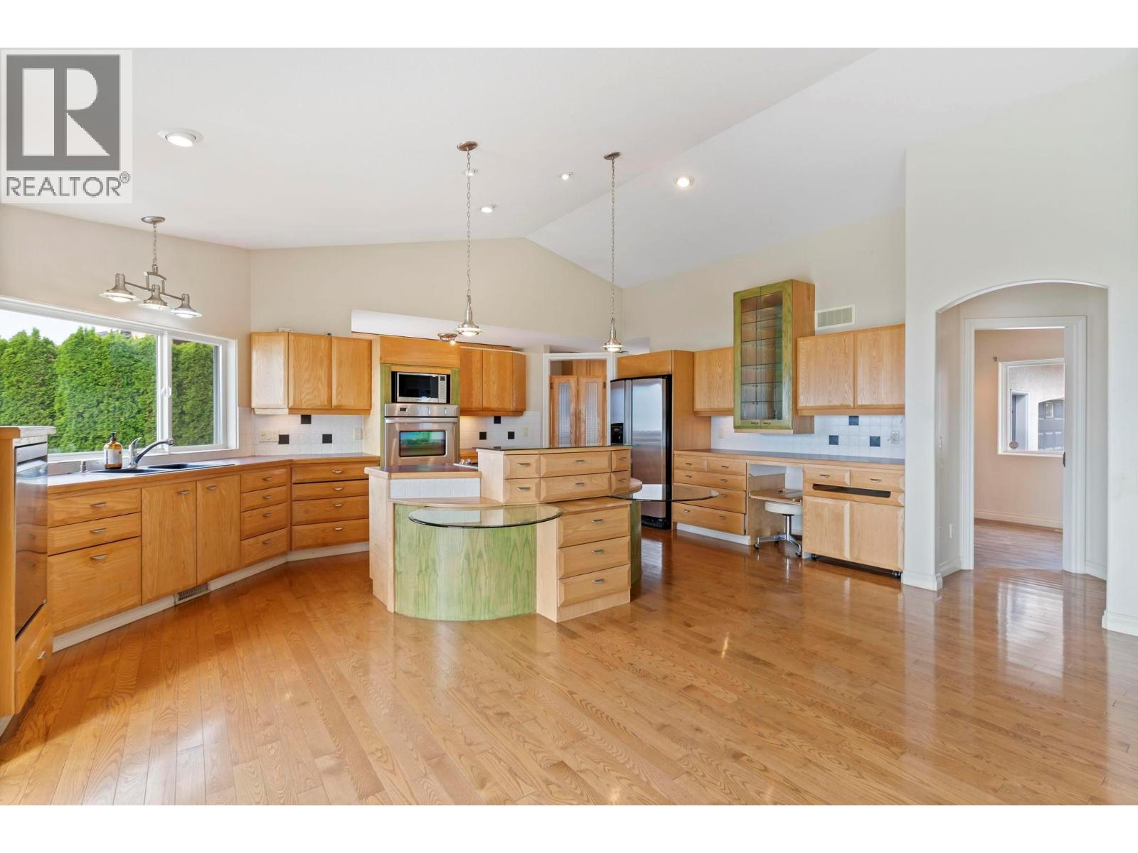  1569 Gregory Road, West Kelowna