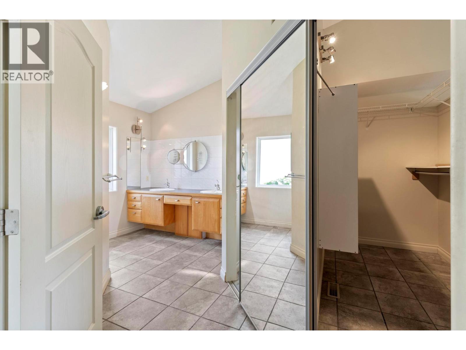  1569 Gregory Road, West Kelowna