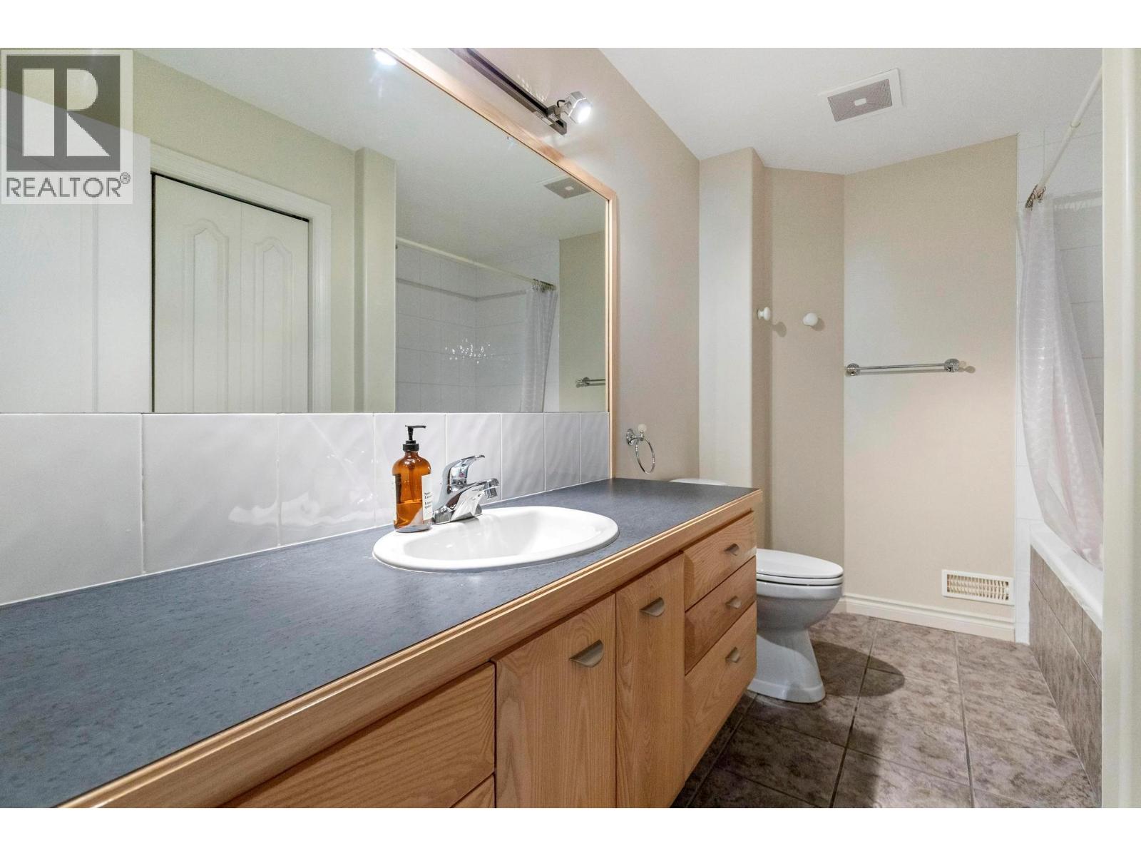  1569 Gregory Road, West Kelowna