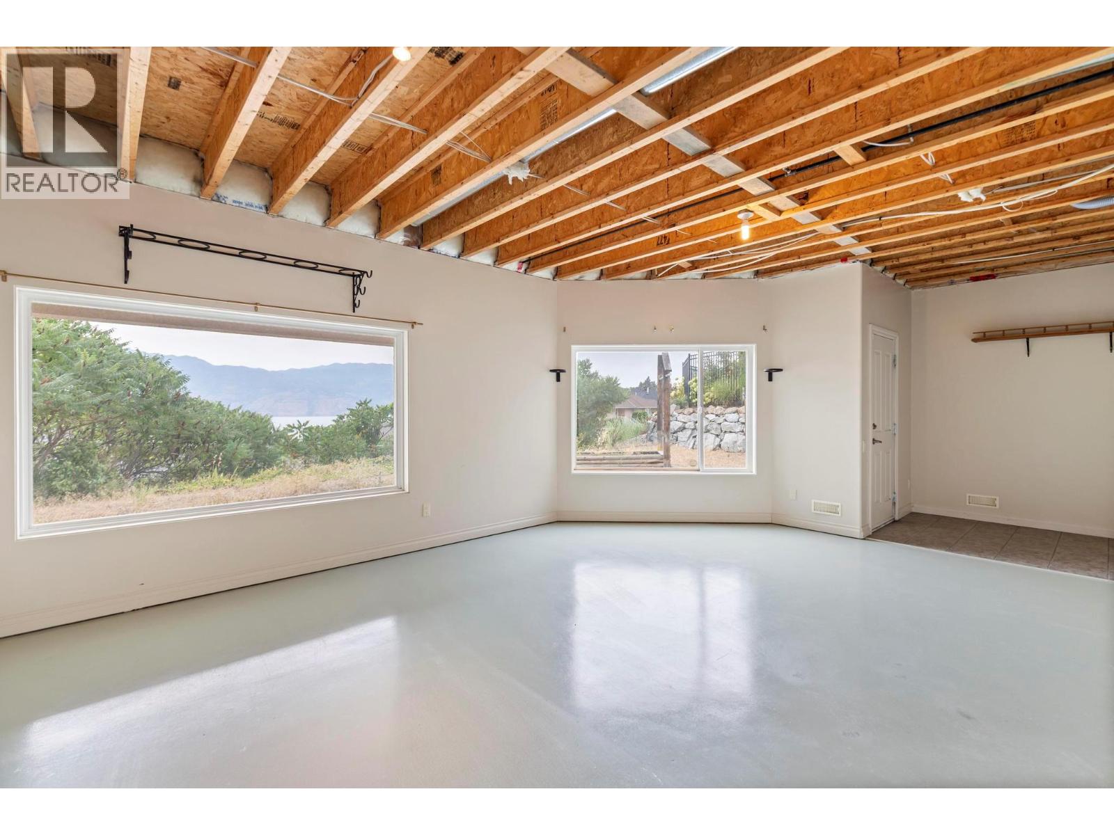  1569 Gregory Road, West Kelowna