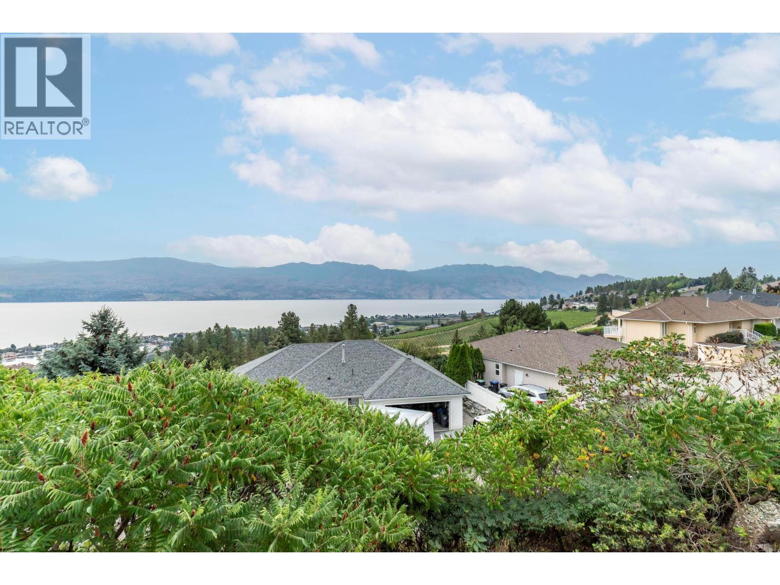  1569 Gregory Road, West Kelowna