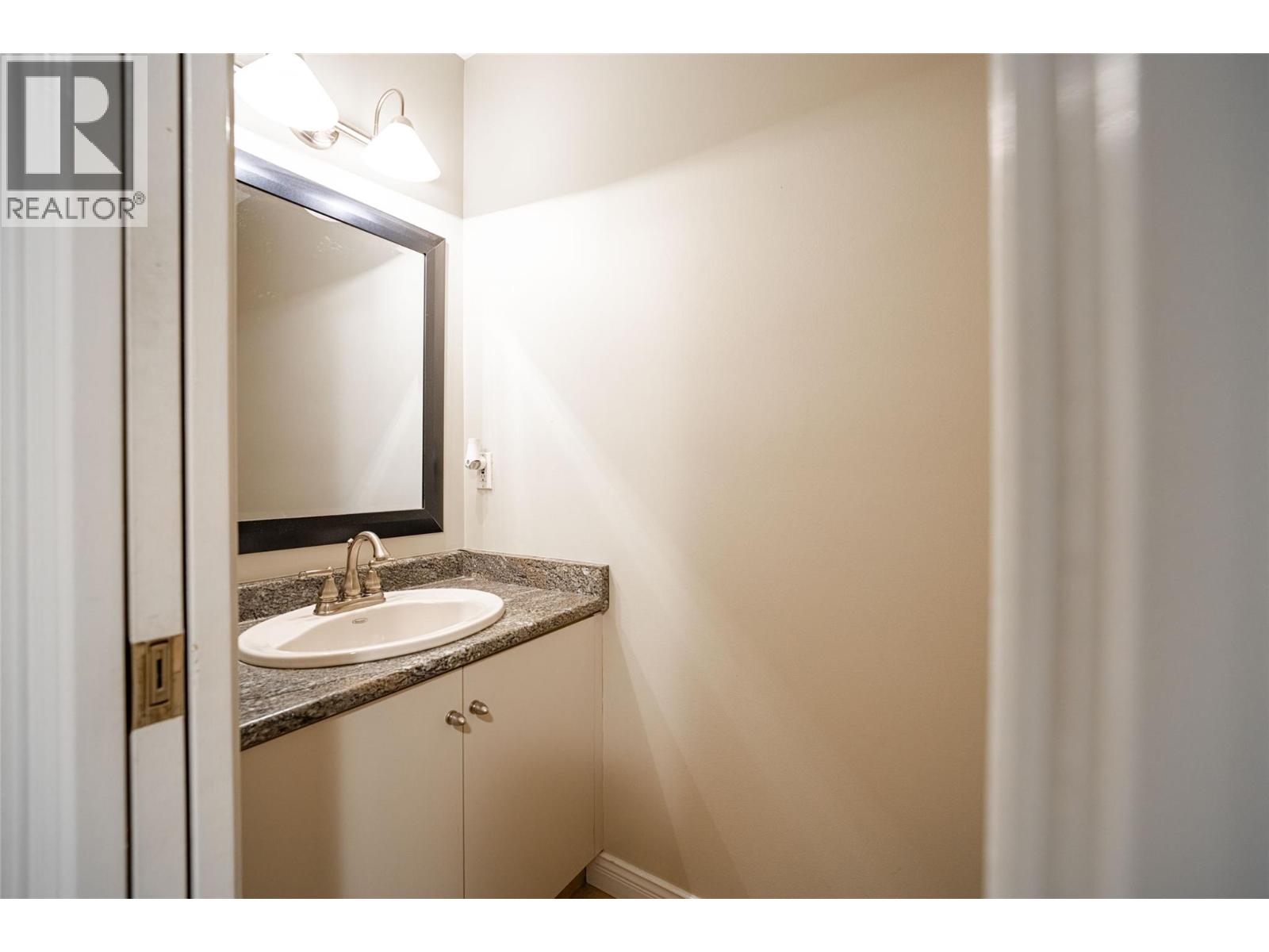  2921 Fieldstone Court, West Kelowna