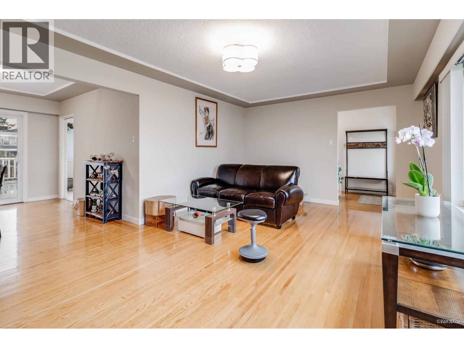 6555 ST. CHARLES PLACE