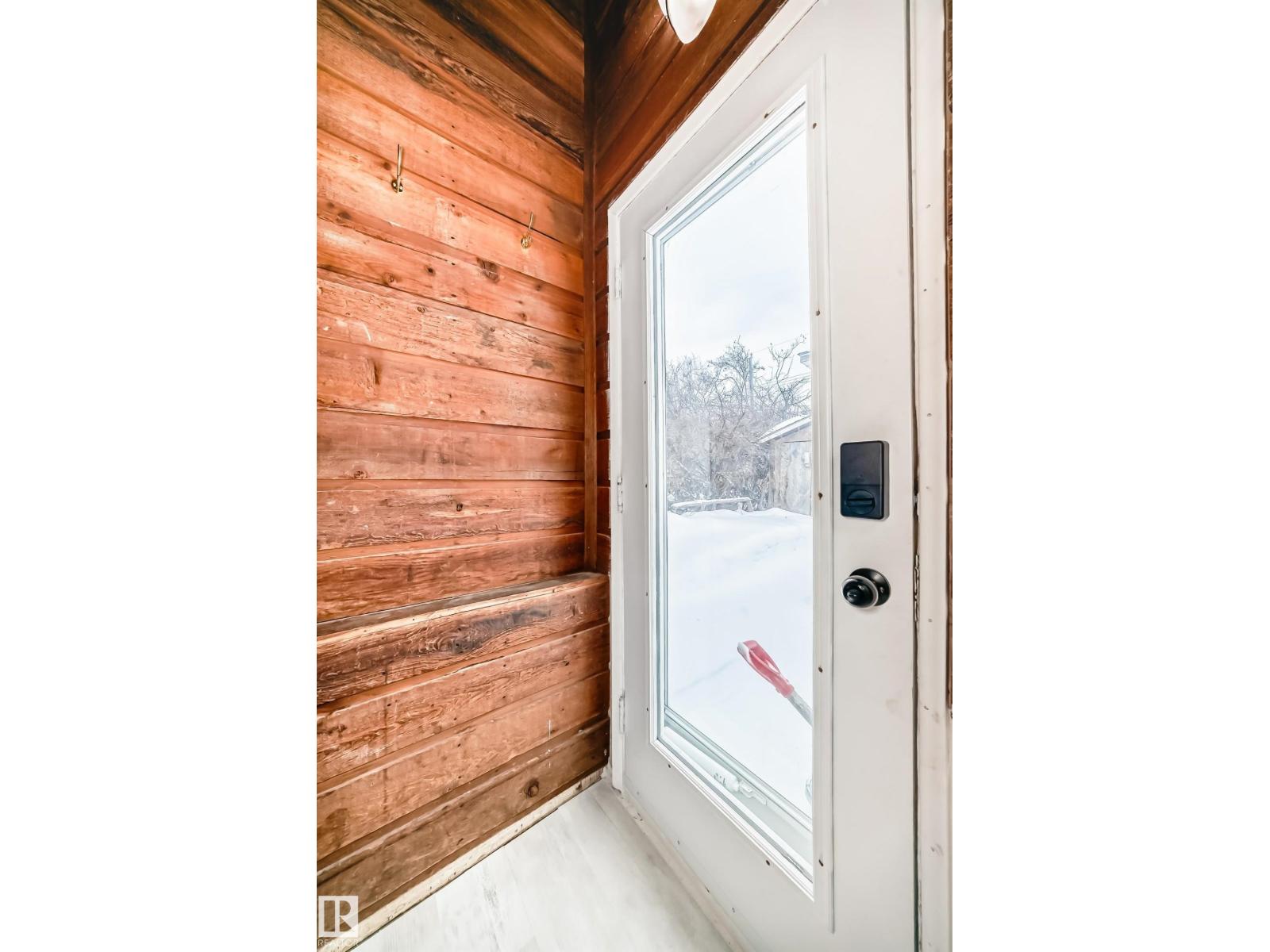 13904 135 AV NW, Edmonton